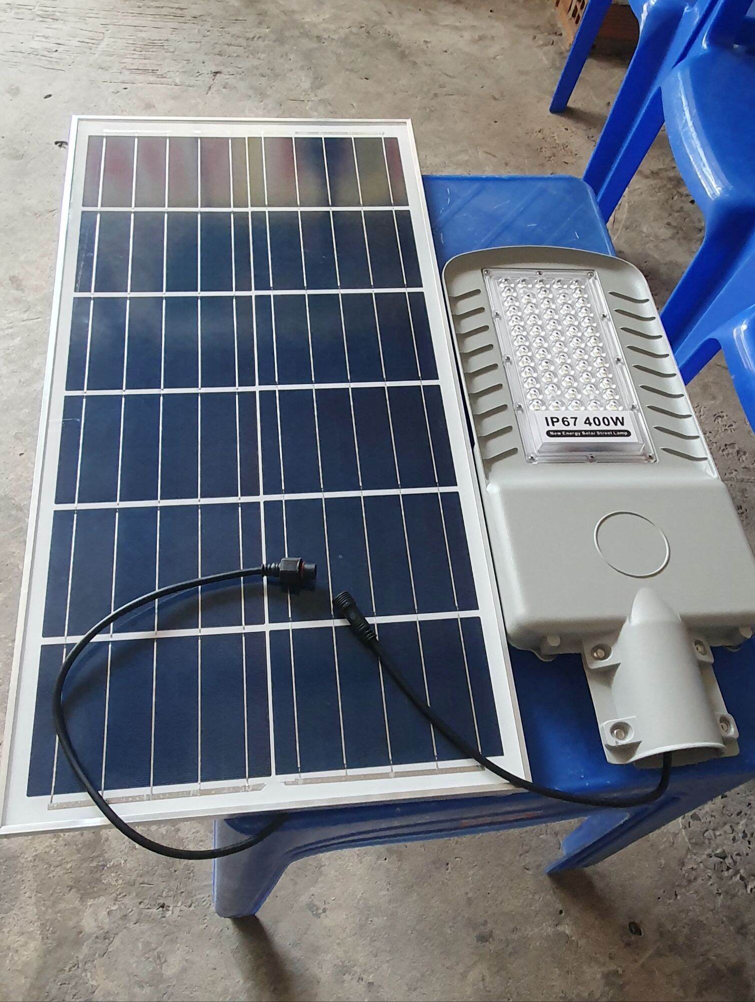 đèn năng lượng mặt trời 400W