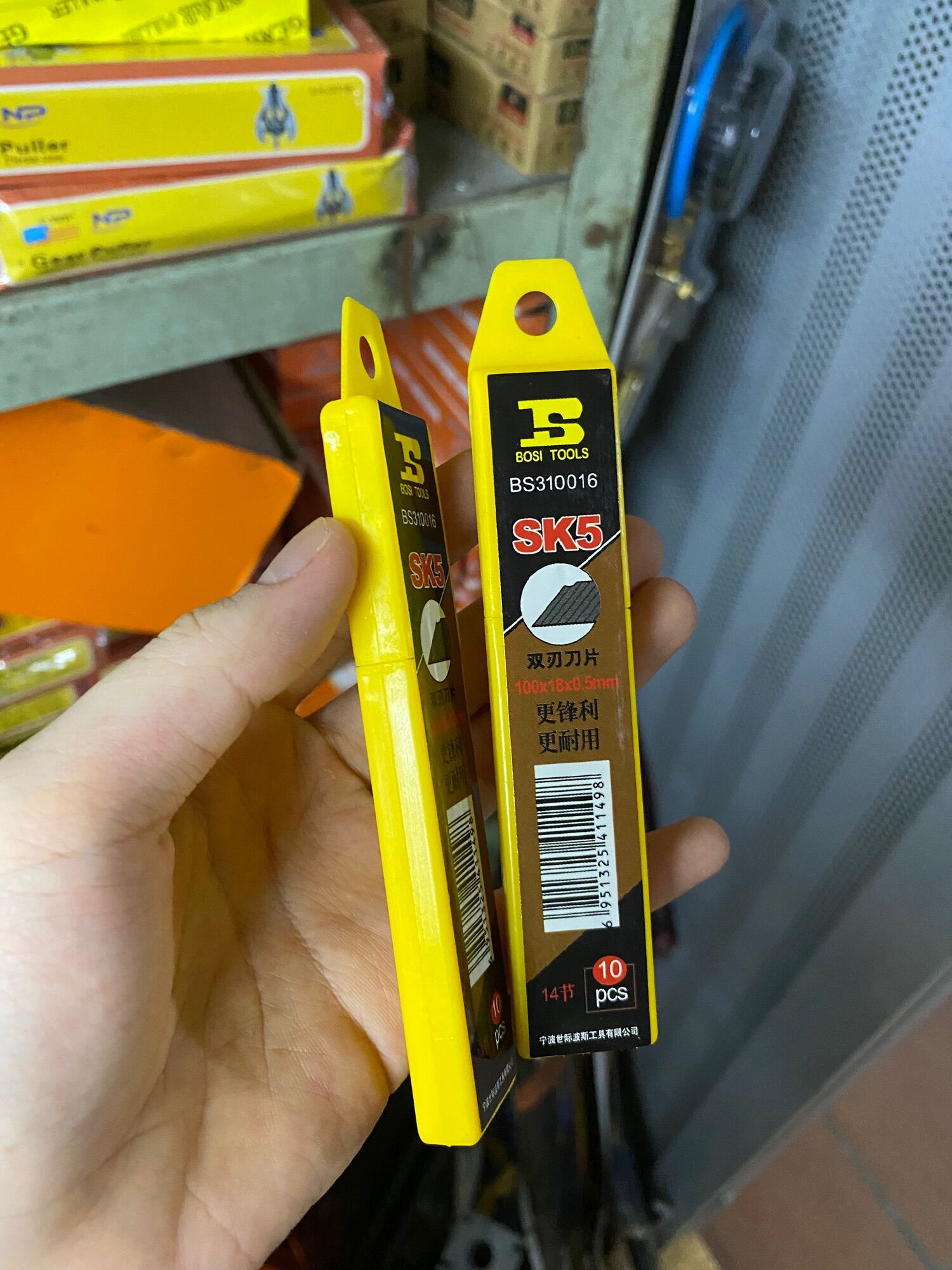 Lưỡi dao dọc giấy Bosi (1 hộp = 10c)