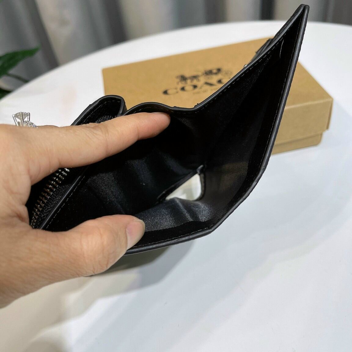 Ví Coach Snap Wallet With Dancing Kitten siêu cưng