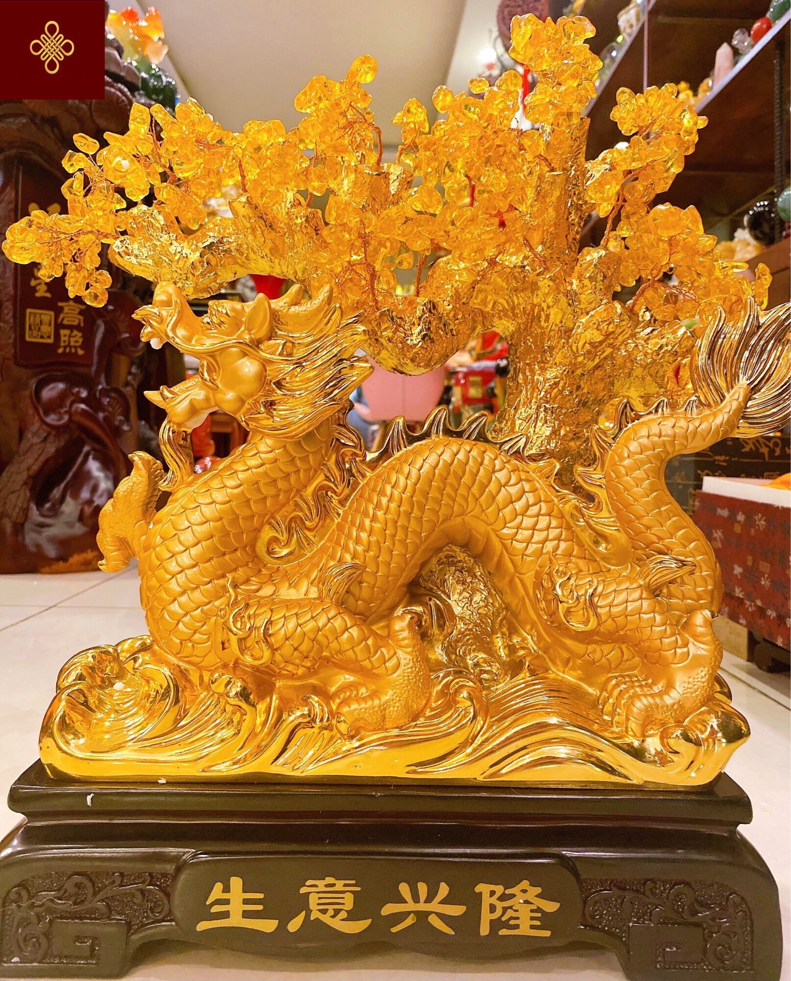 Tượng Rồng phong thuỷ bên cây thạch anh vàng (cao 48, dài 45, rộng 17)