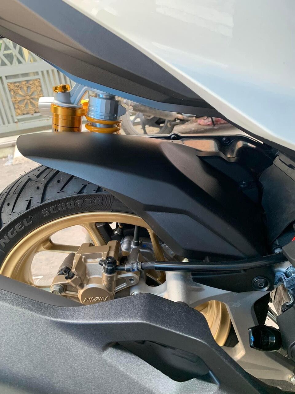 Dè con chắn bùn xe vario 160cc mẫu thái đen nhám