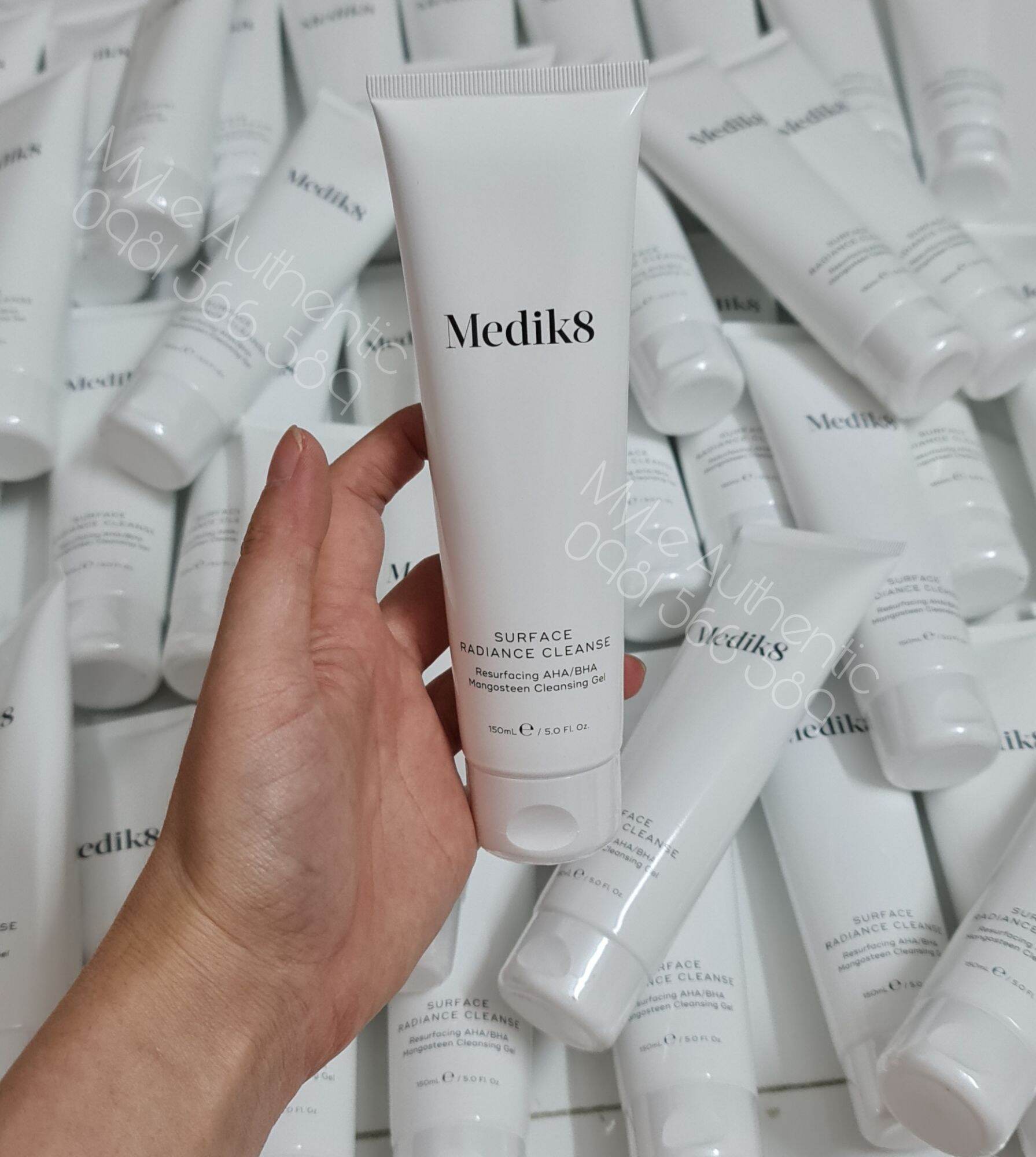 Sữa rửa mặt Medik8 Surface Radiance Cleanse 200ml