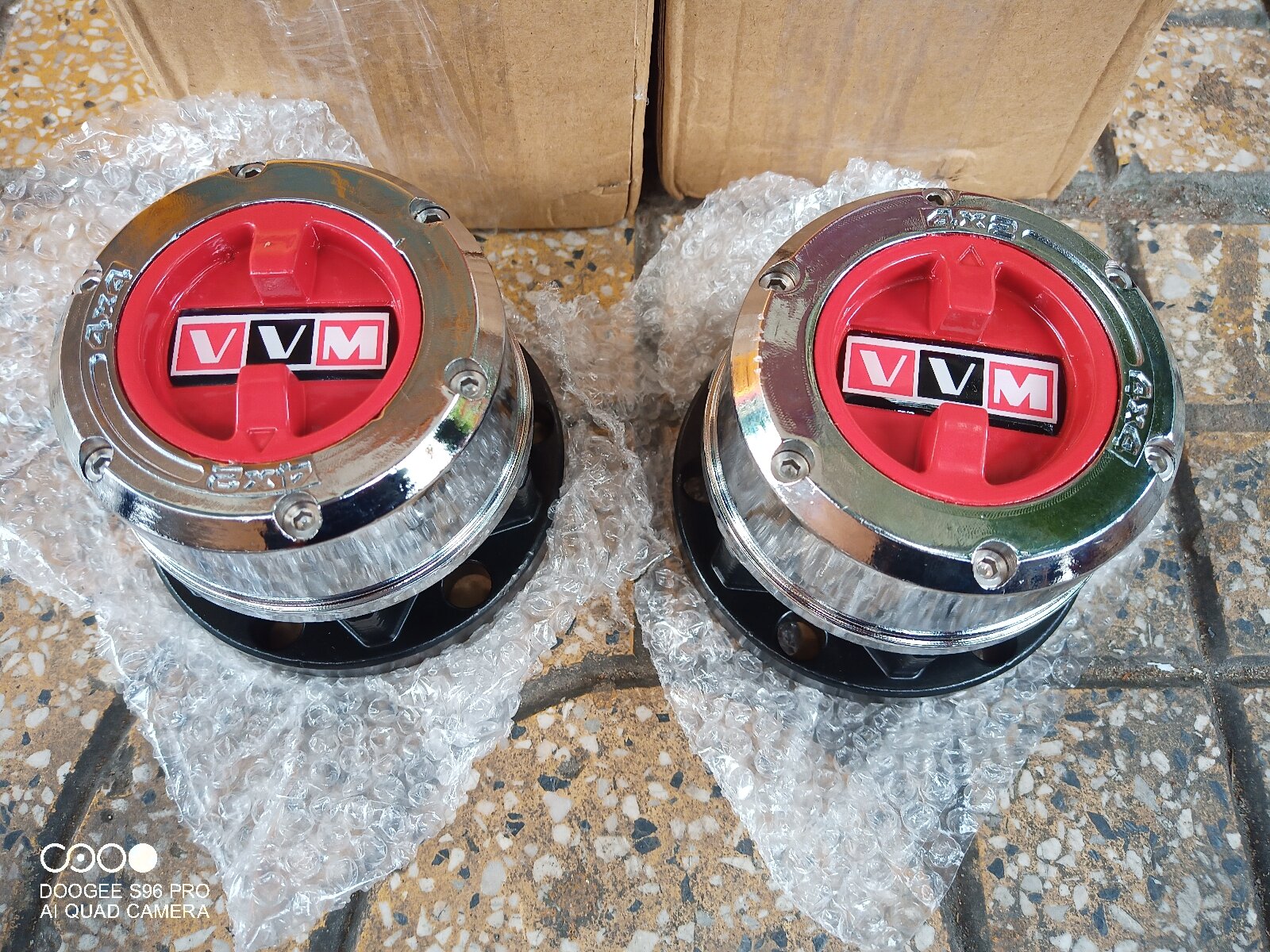 2X Hub gài cầu chỉnh tay Ssangyong Korando II - Musso Suv - Rexton AVM460 B035HP AVM450HP
Korando - Musso Suv - Rexton