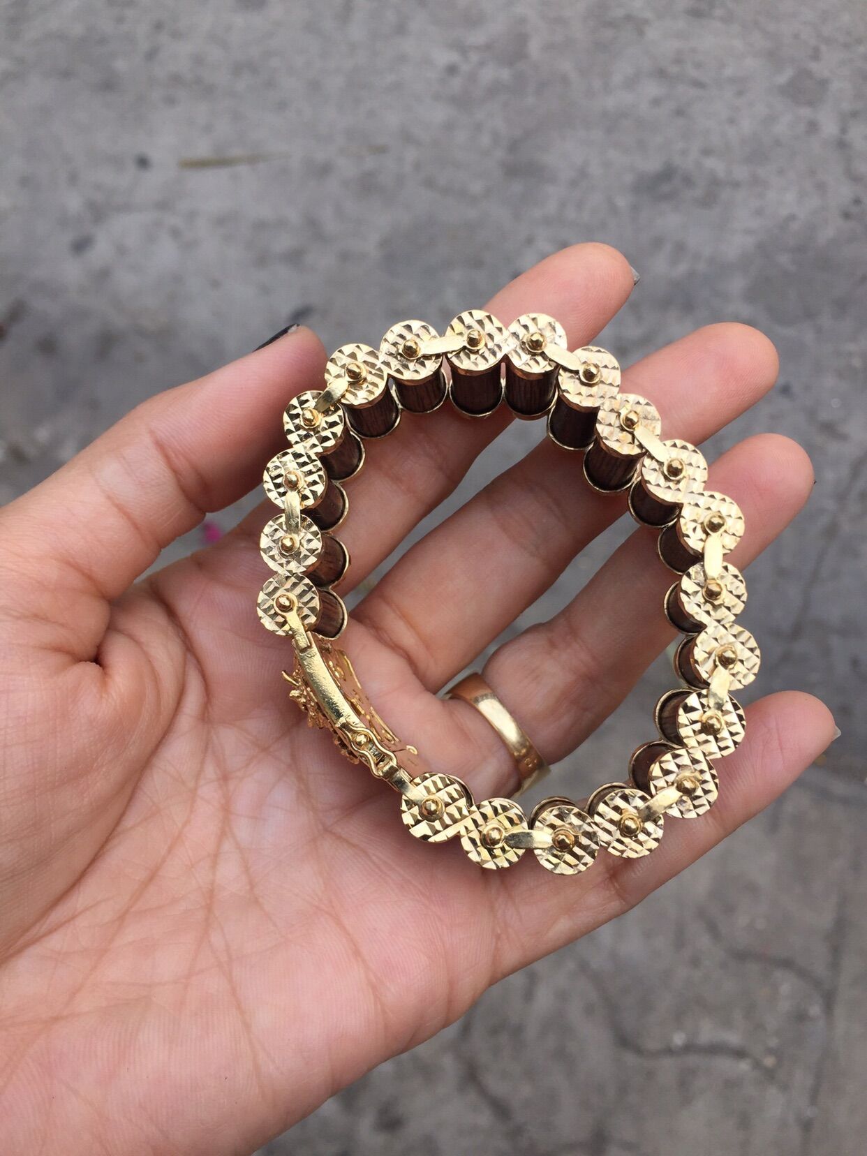 Lắc tay trầm hương tốc tự nhiên