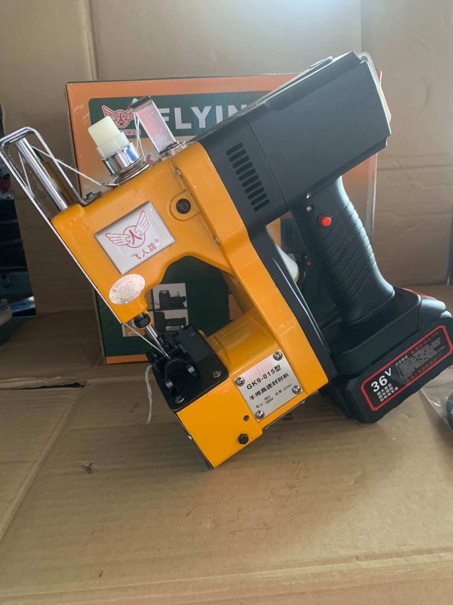 Máy may bao bì cầm tay dùng pin gk9-015máy khâu bao dùng pin 36v