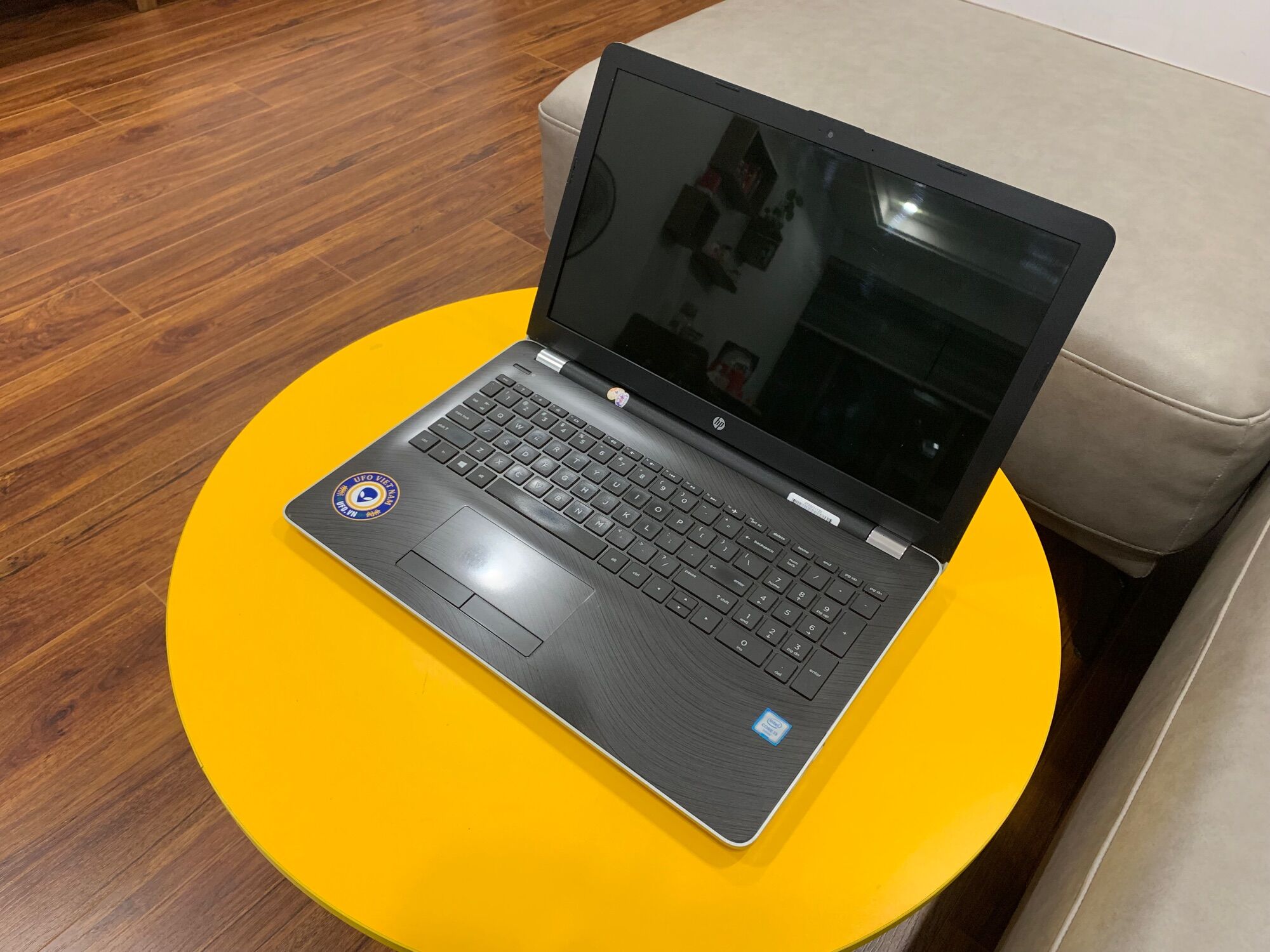 Laptop UFO HP 15 ssd thời trang văn phòng đẹp sang trọng