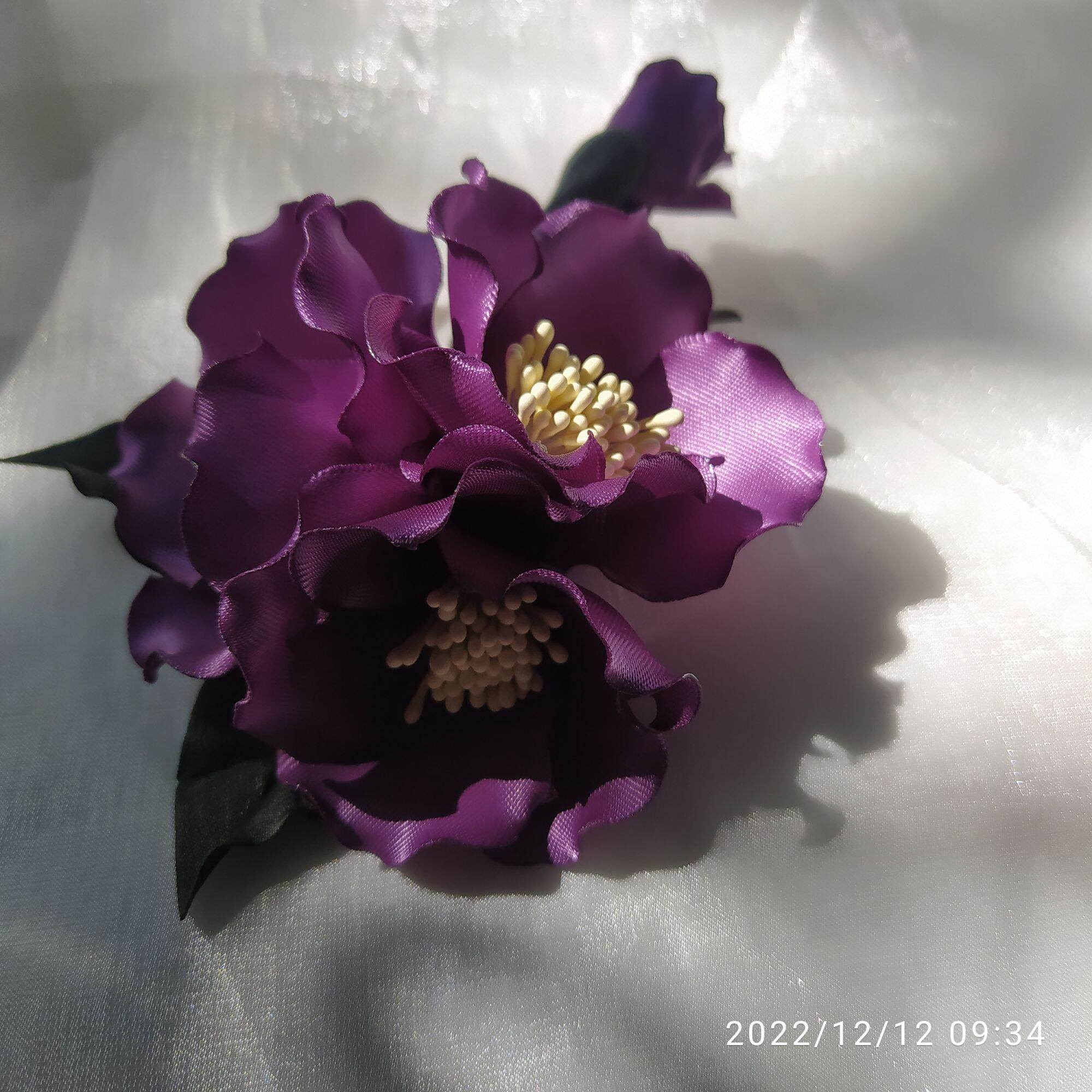 Hoa cài áo handmade Canto, hoa chùm màu tím