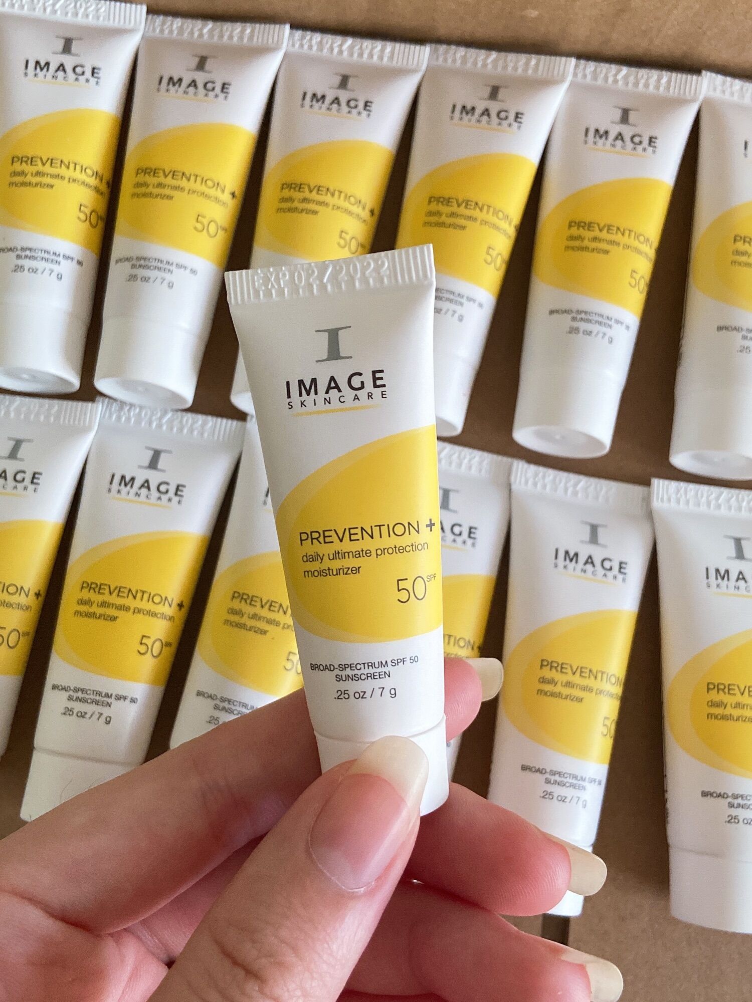 Kem chống nắng phổ rộng IMAGE 50 mini 9g