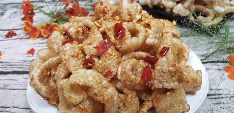 Bì heo chiên tỏi ớt. giá 75k/250g