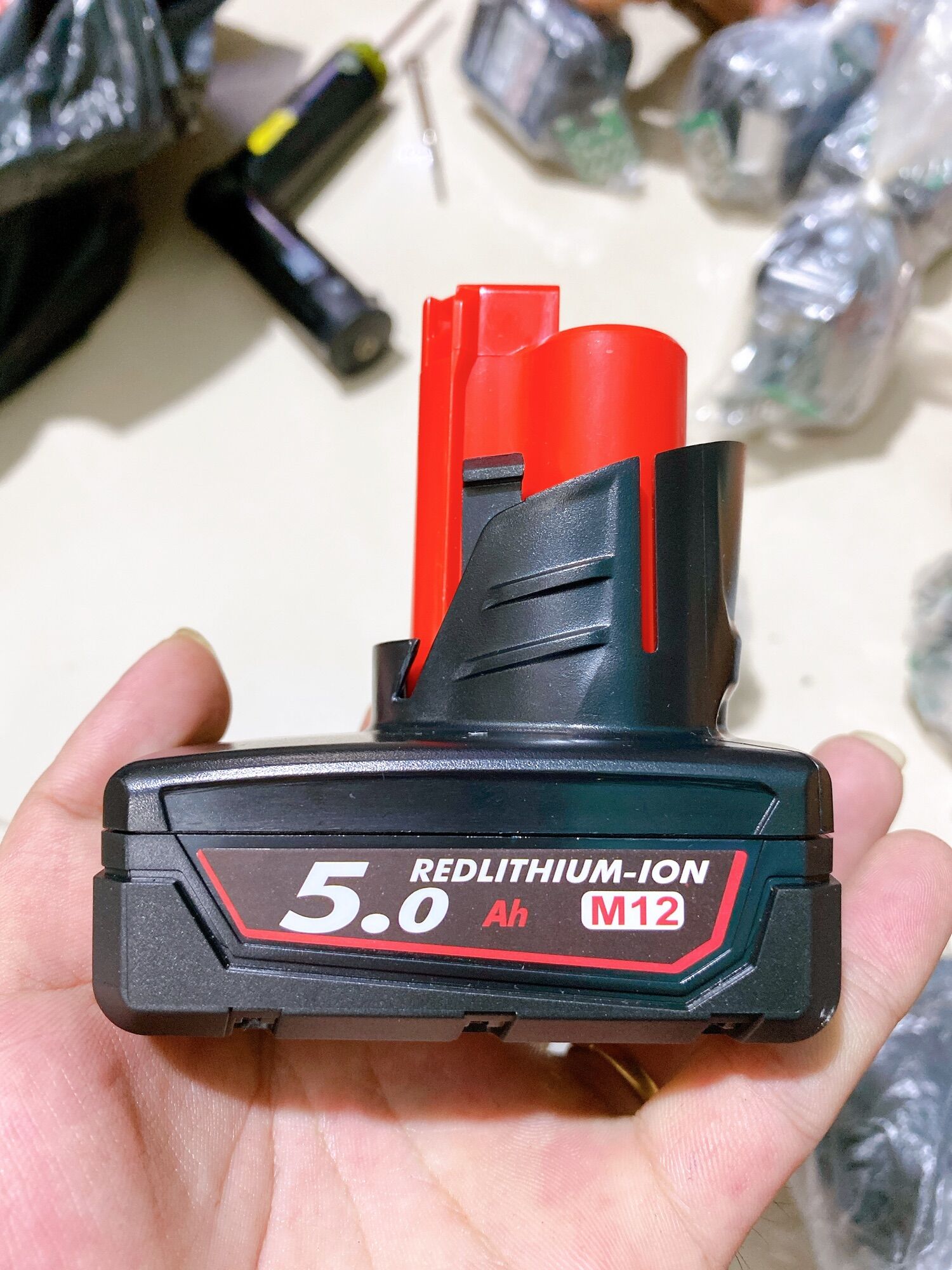 Pin đóng mới milwaukee 12v 5ah