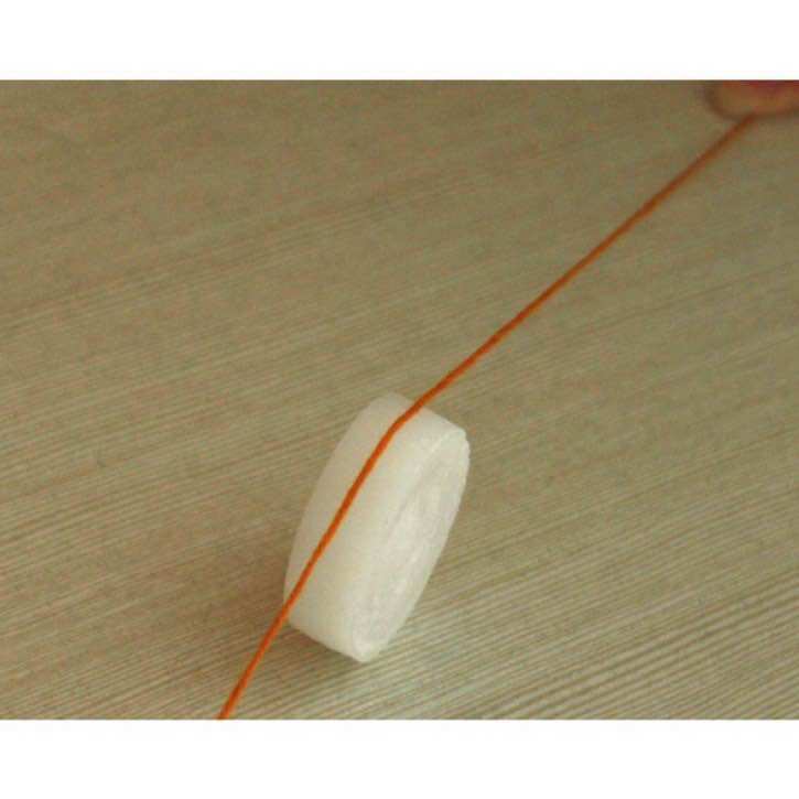 1 cục sáp vuốt chỉ thêu tranh
