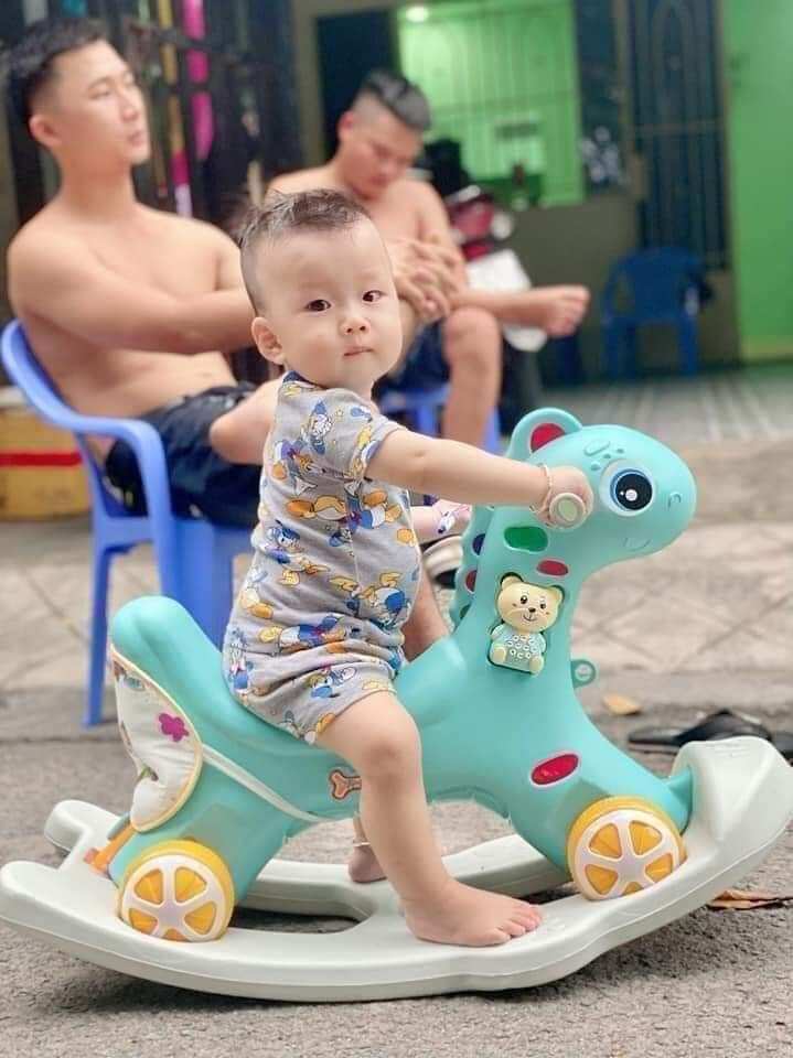 Bập bênh có thể tháo rời thành xe chòi chân cho bé
