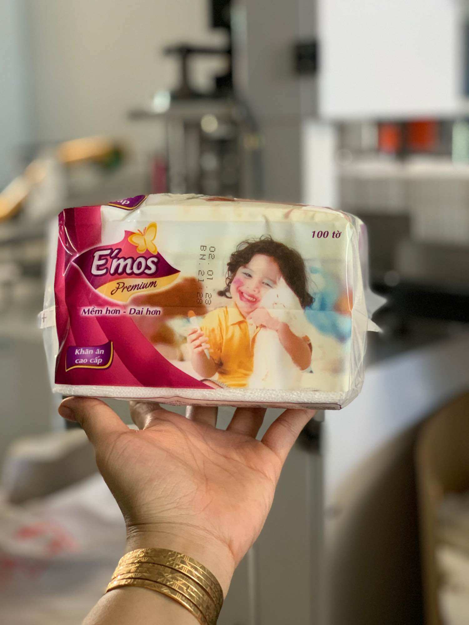 30 Gói khăn giấy Vuông emos