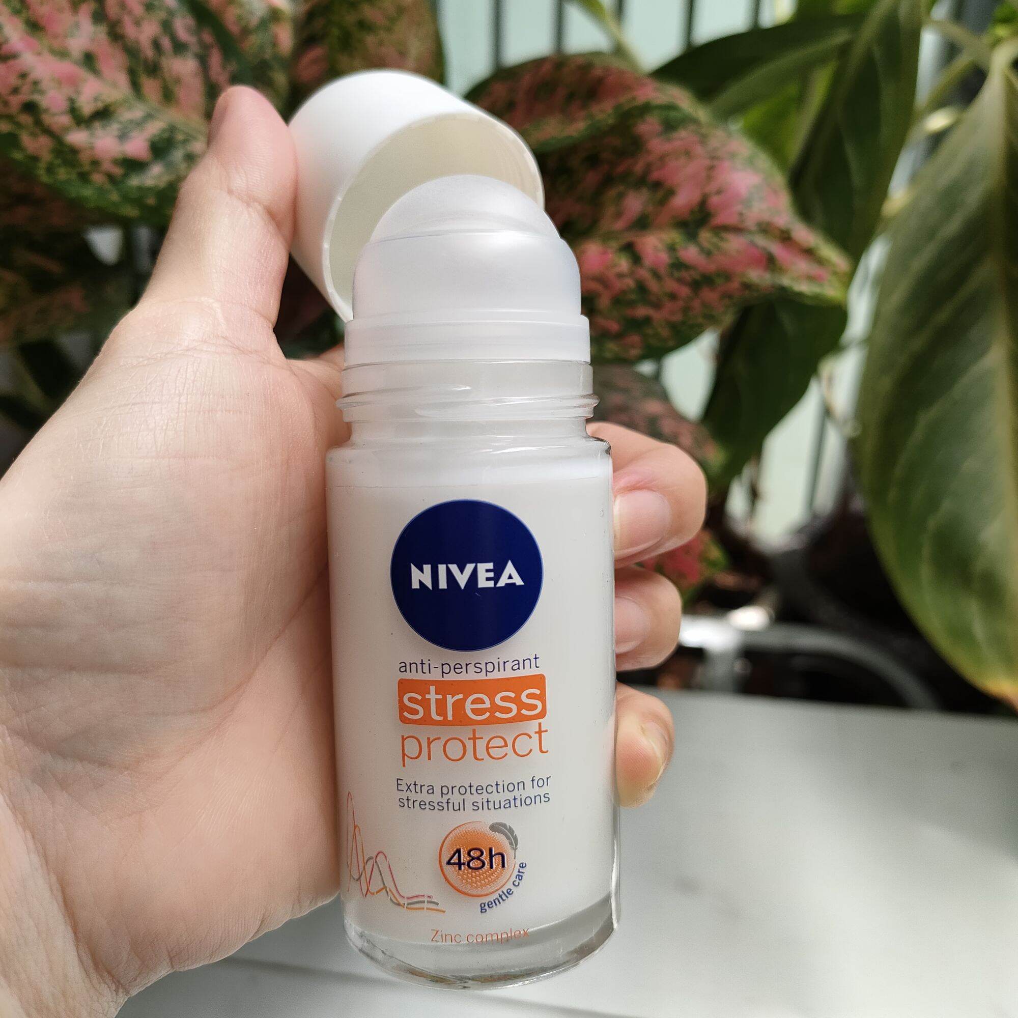 Lăn nách khử mùi 48h Nivea nữ dạng nước 50ml Đức