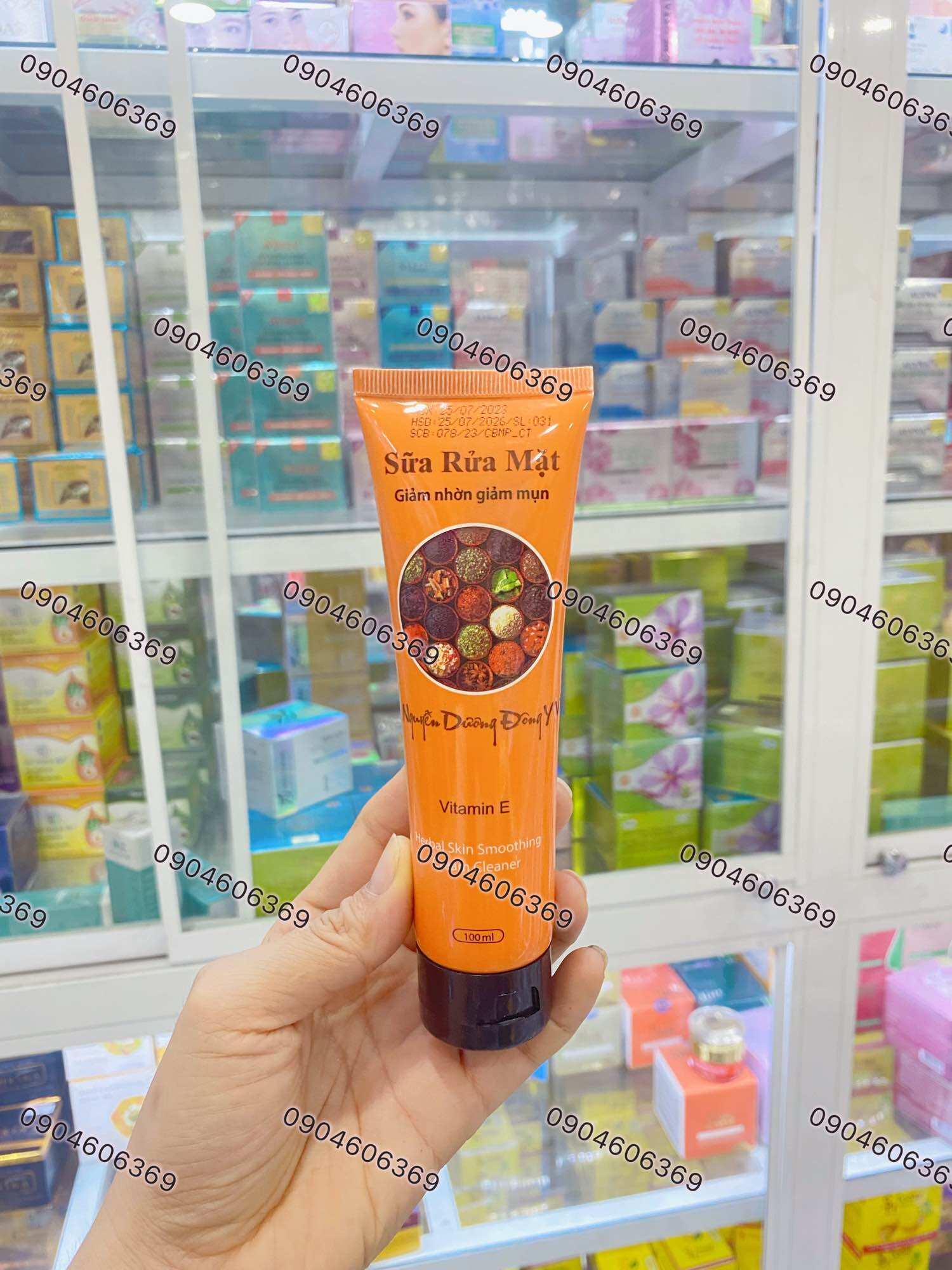 Sữa Rửa Mặt Giảm Nhờn Giảm Mụn ĐÔNG Y NGUYỄN DƯƠNG 100ml