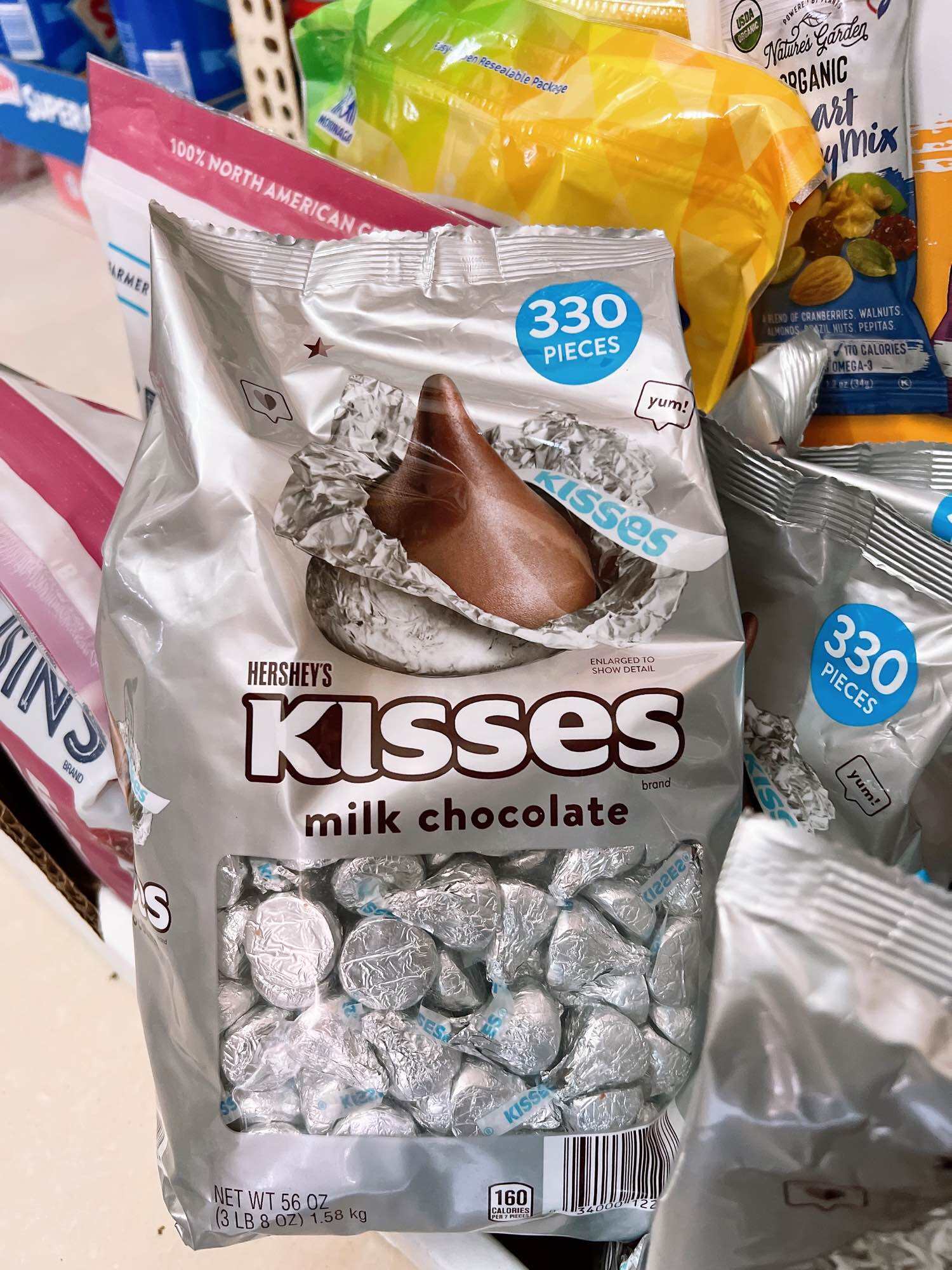 Chocolate hershey s kisses milk chocolate 330 viên của Mỹ - Date 3 2024