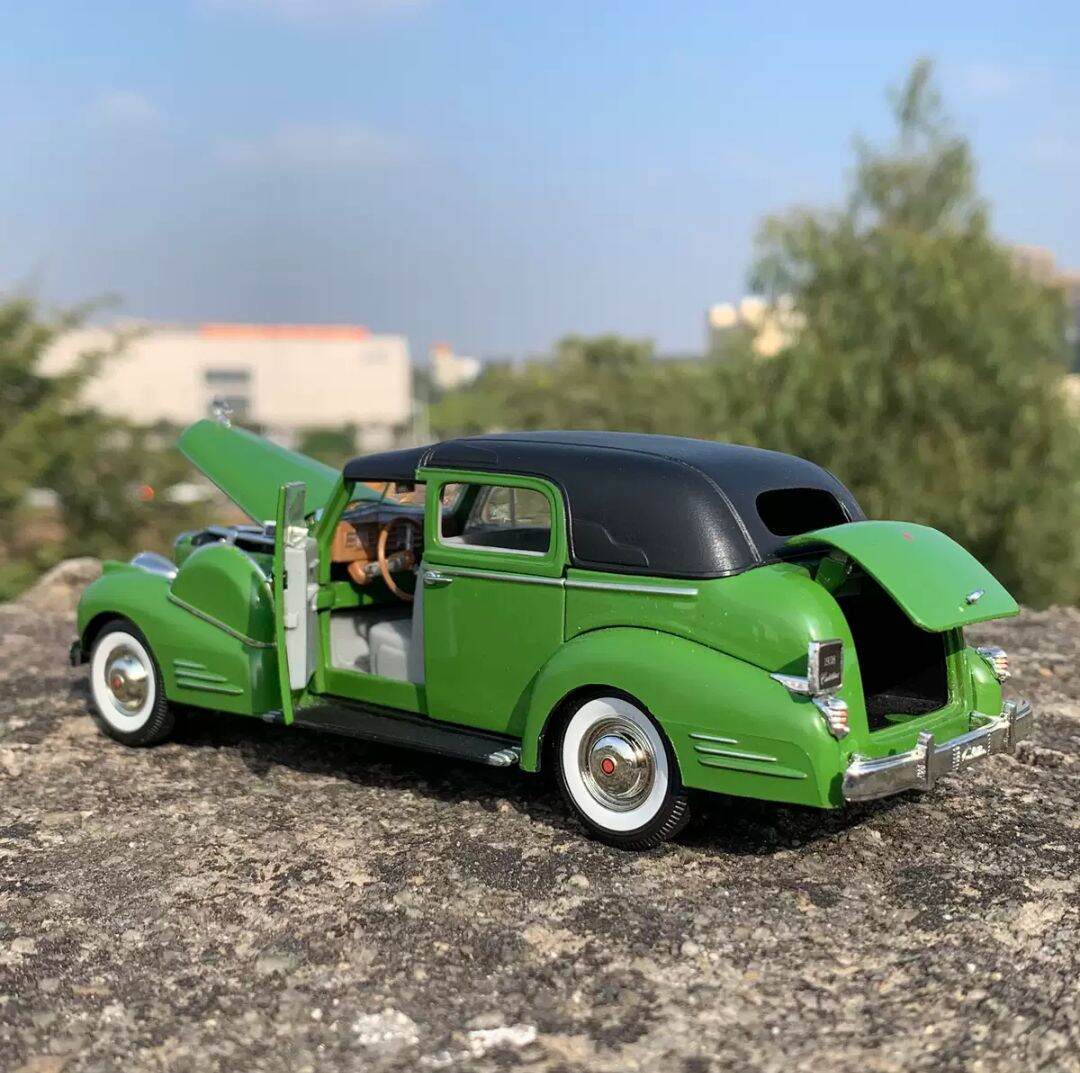 Xe mô hình Cadillac hợp kim 1:32