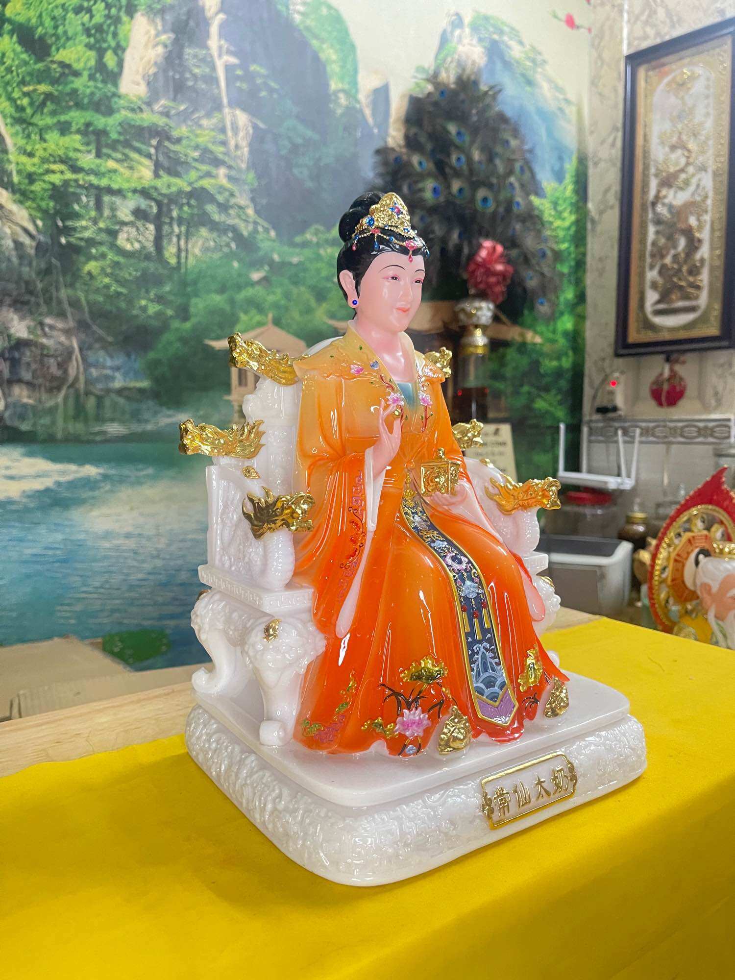 Tượng Bà Tổ Cô