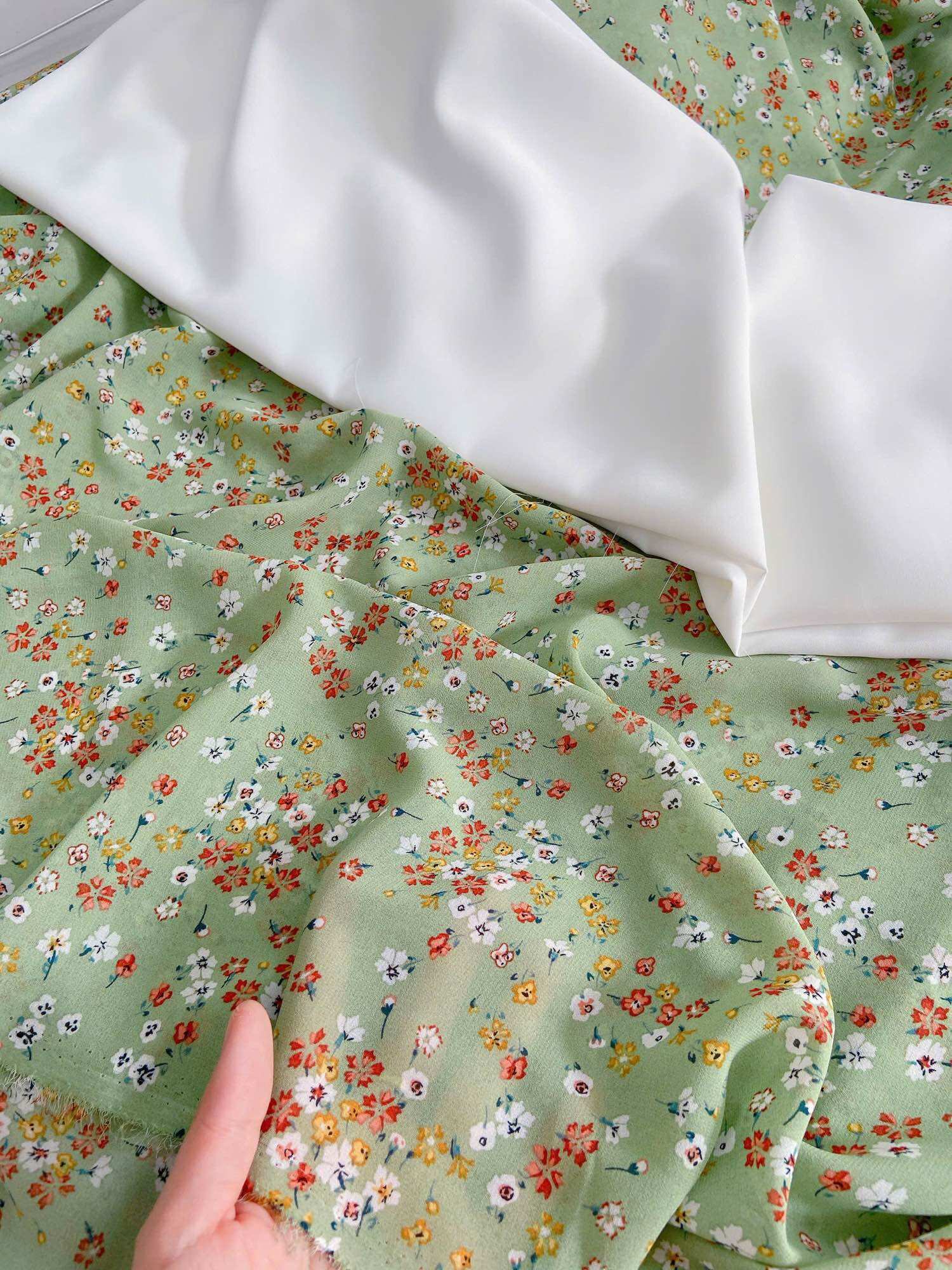 Chiffon Fabric, Soft and Flowing Floral Chiffon, Specialized for Making Dresses, Skirts, Ao Dai, Ba Ba Dresses, and Other Garments [Color Chart 1]