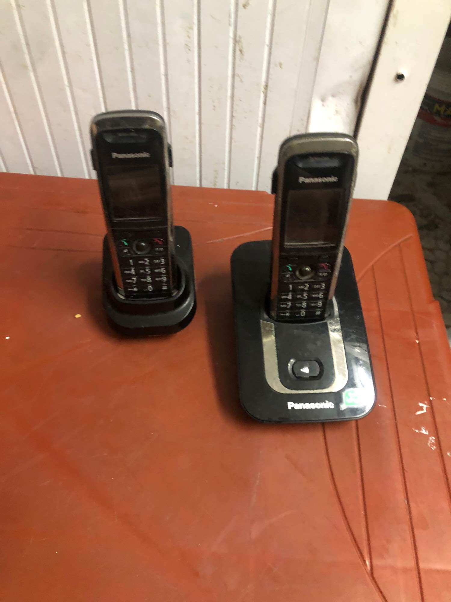 Điện thoại mẹ bồng con Panasonic kx tg8411