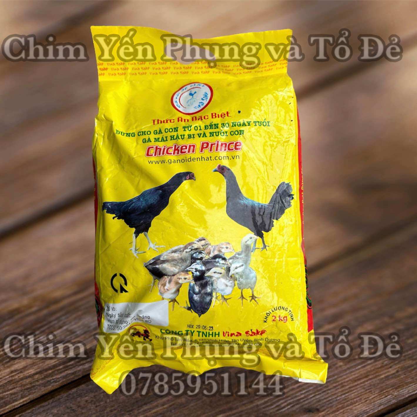 Thức Ăn Cho Gà Con, Gà Mái Hậu Bị Và Nuôi Con Chicken Prince 2kg - Cám Gà Cao Cấp