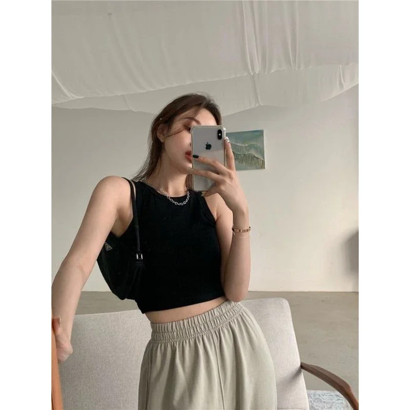 Áo croptop ba lỗ cổ cao