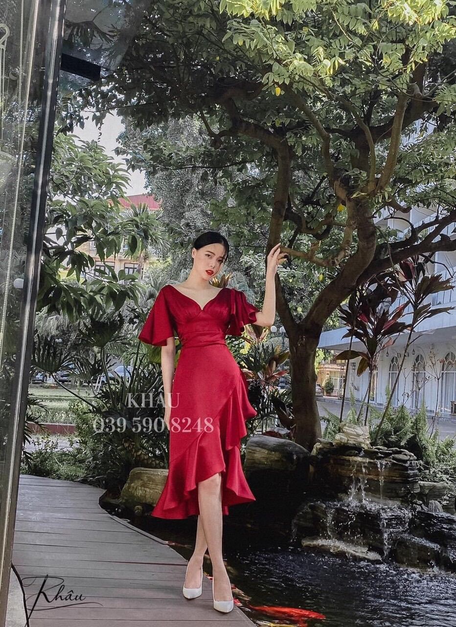 Váy trơn cổ V bèo vạt đuôi cá 2 màu cho nữ
