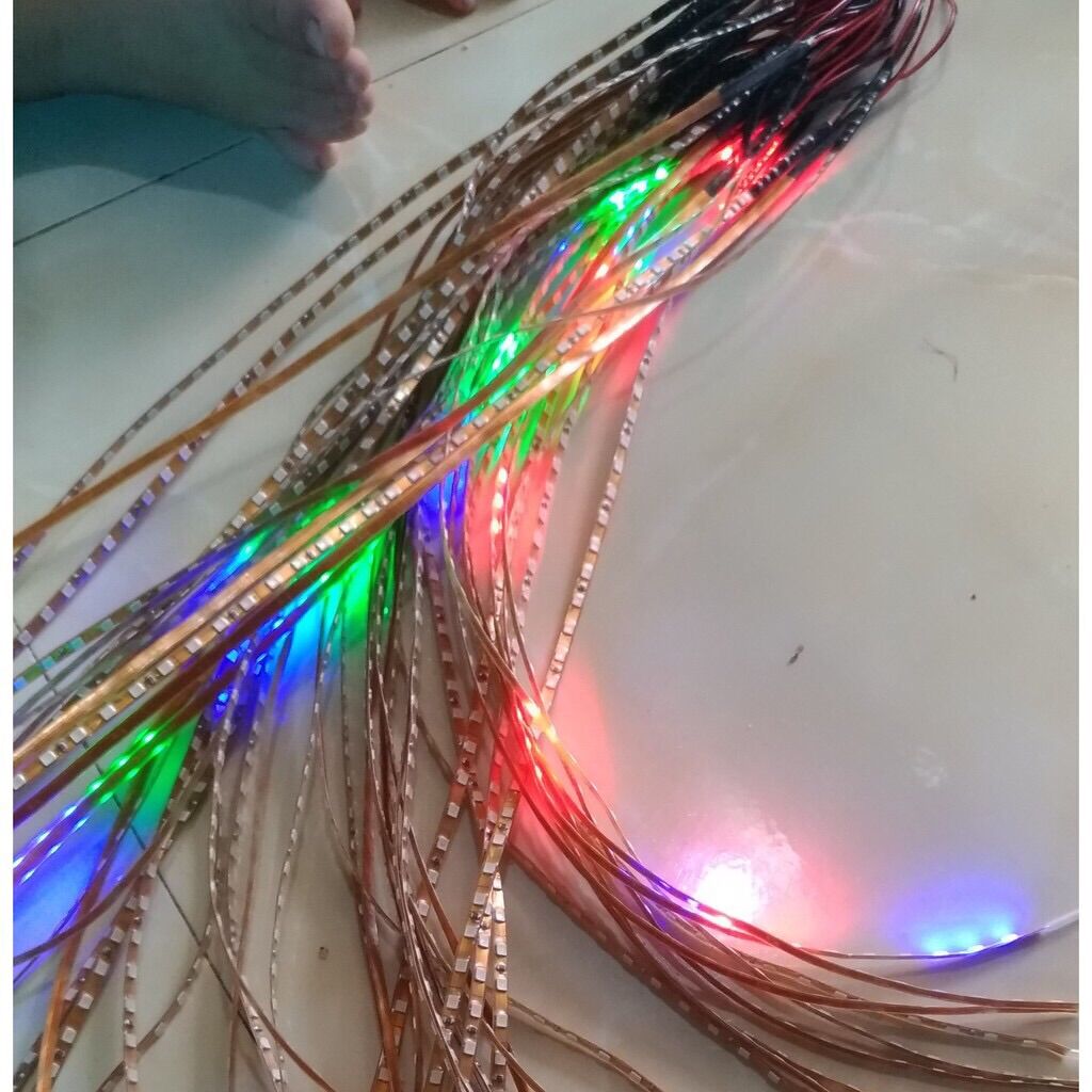 Dây led bẩy màu nháy đuổi