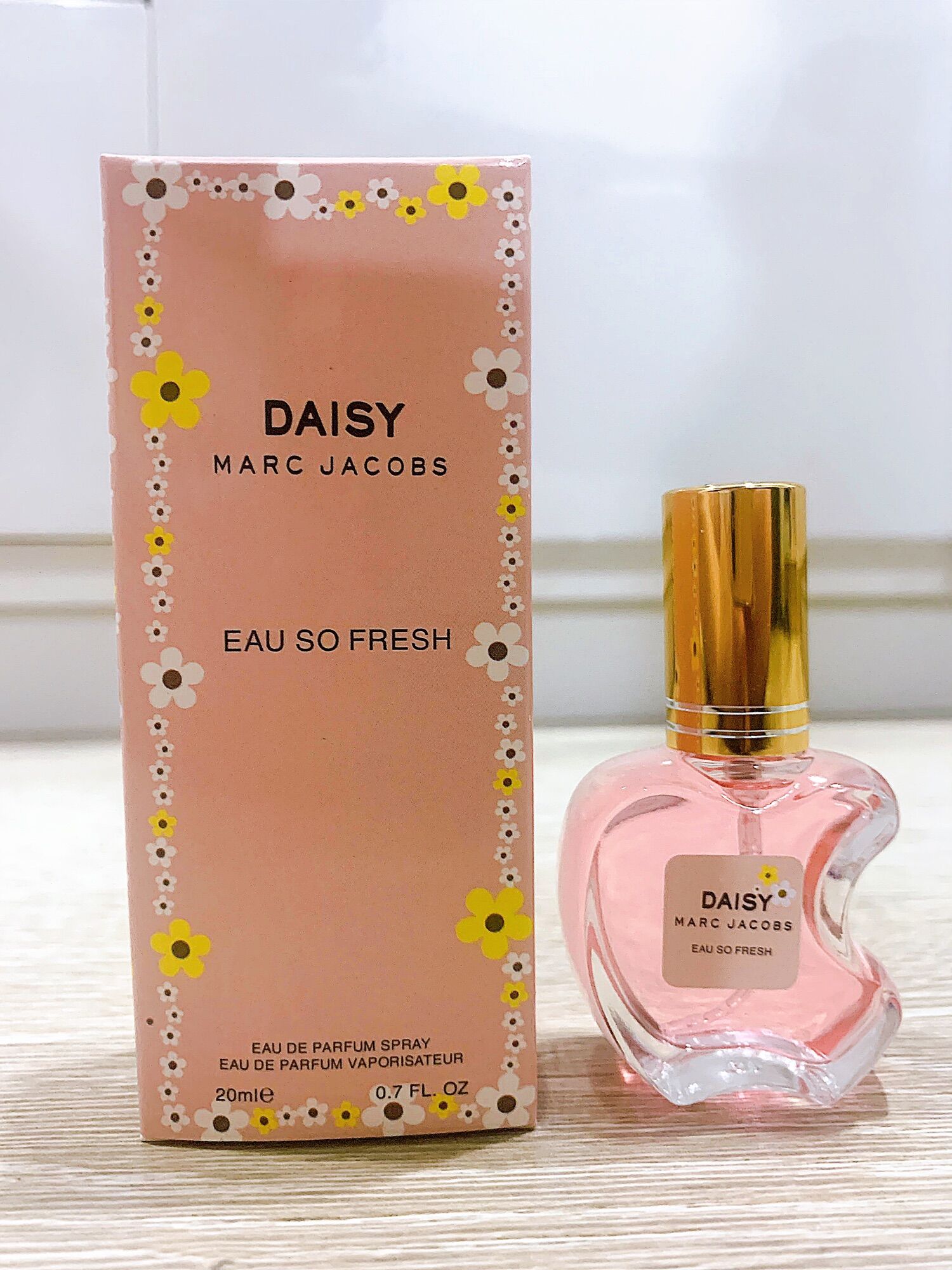 Nước hoa mini daisy eau so fresh