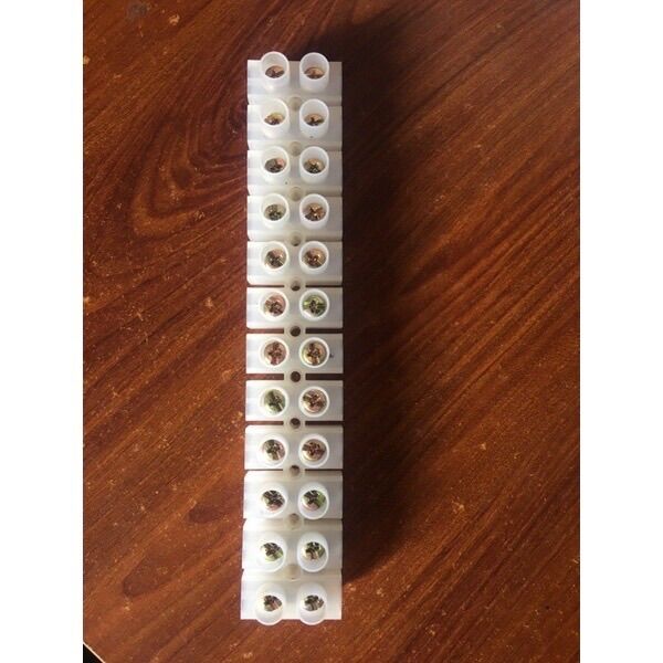 Electrical Wire Connector 15A 30A 60A (1 Bar Includes 12 Eyes)