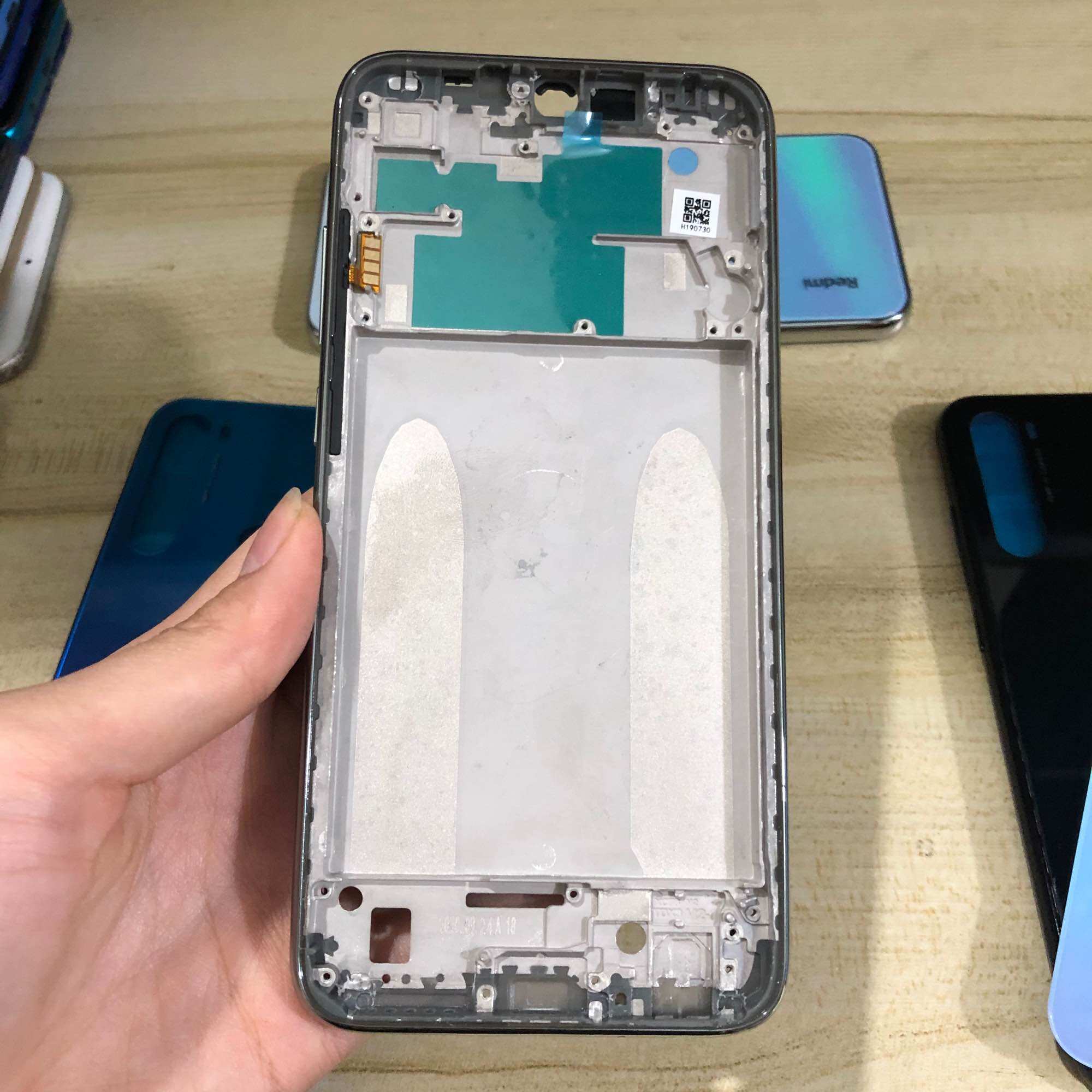 Bộ vỏ + sườn xiaomi redmi note 8 zin hàng cao cấp