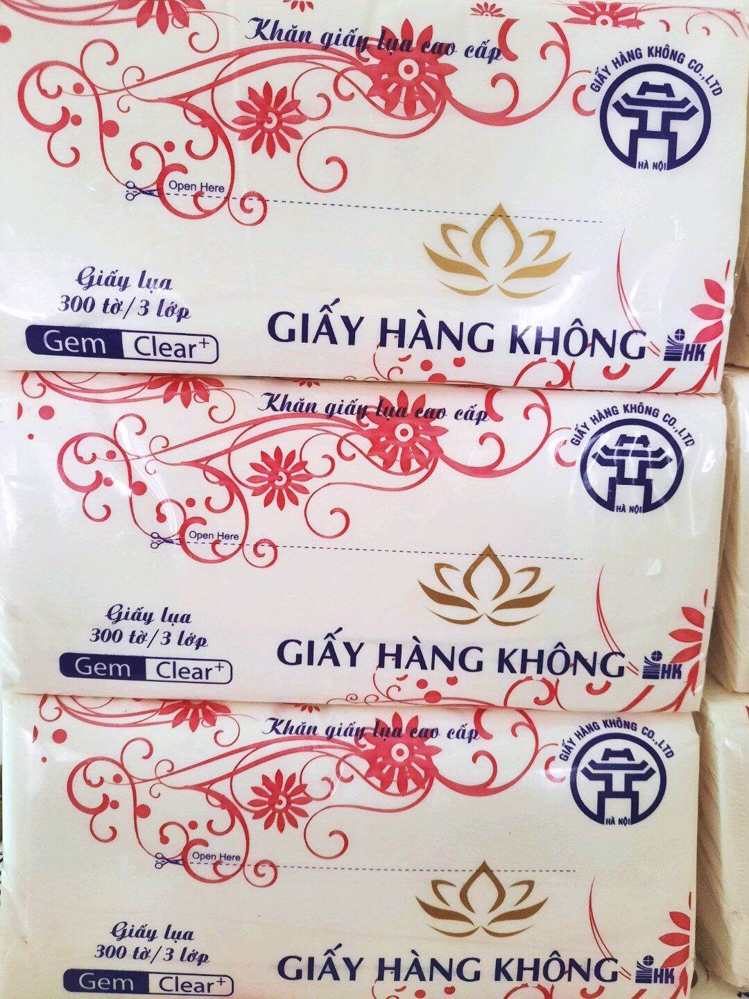 Giấy lụa hàng không 300 tờ loại 1