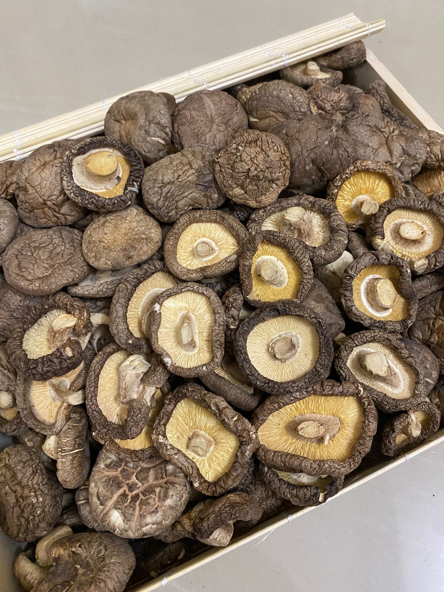 1KG NẤM ĐÔNG CÔ LOẠI 1 (Nấm Size To Đều, Dày, Khô, Luôn Về Mới)