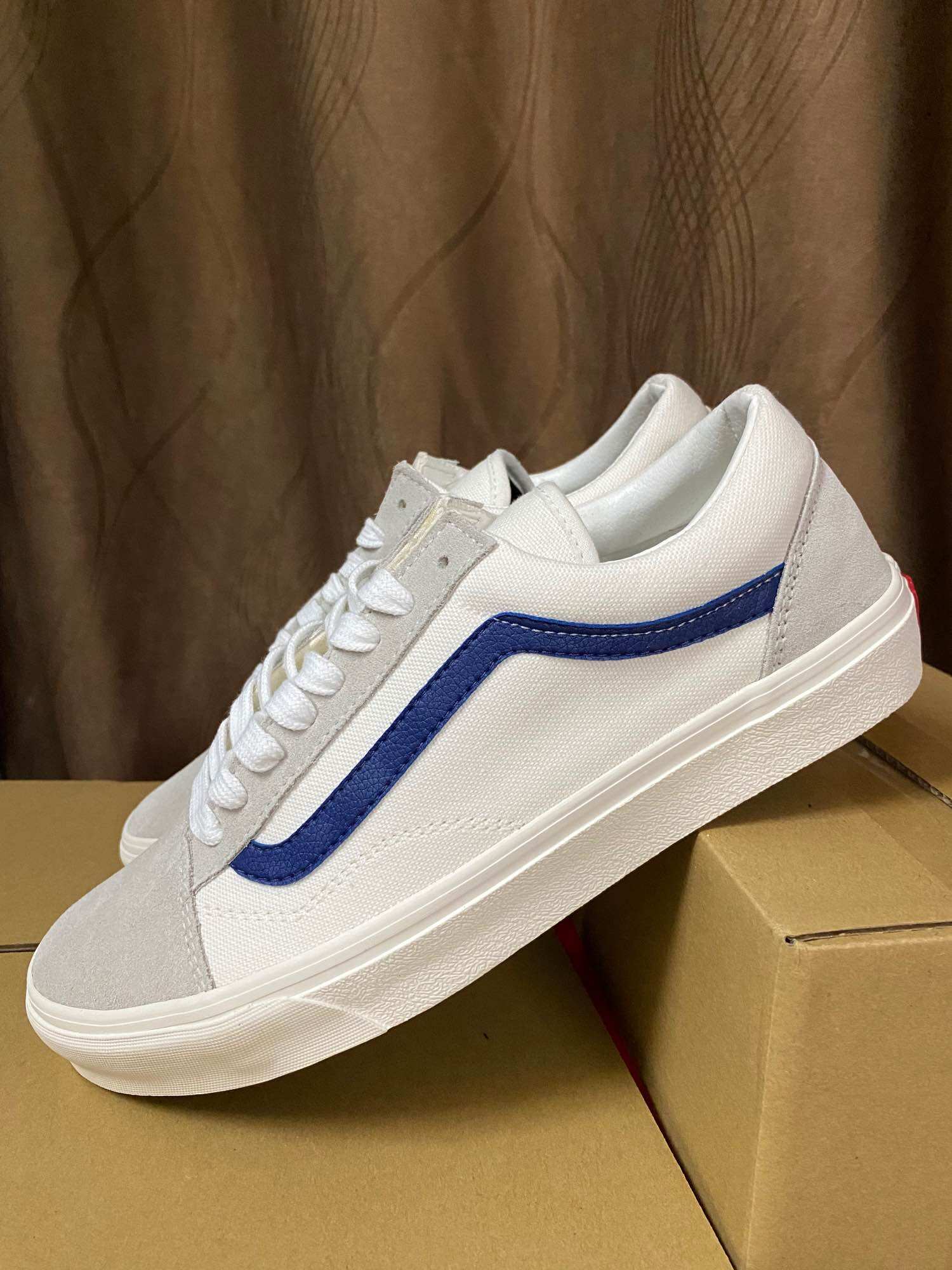 Giày Vans Đen (Trắng, Sọc Xanh Dương, Sọc Xanh Lá, Sọc Đỏ, Trắng Xanh ) Nam Nữ 2022