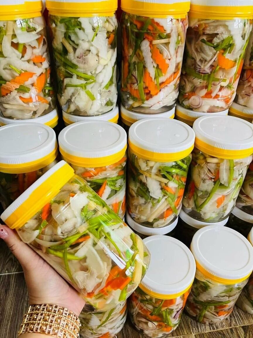 Tai heo ngâm chua ngọt 900g