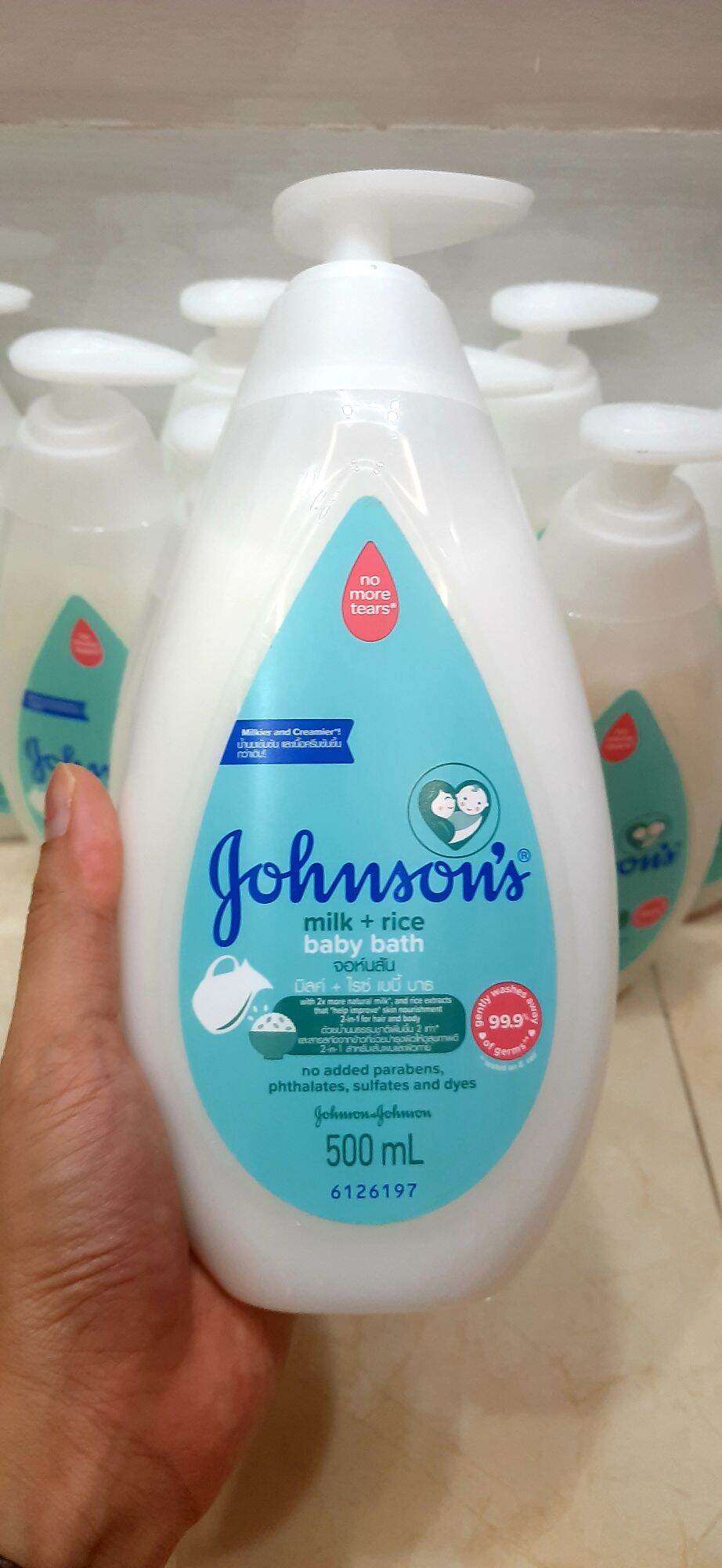 Sữa tắm gội Johnson s baby dịu nhẹ tốt cho cả mẹ và bé 1t+ 500ml thumbnail