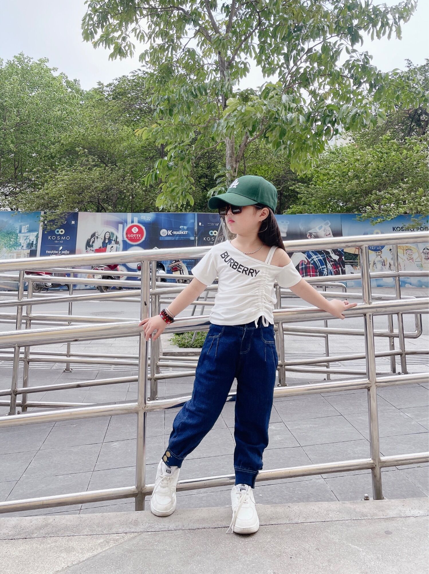 Sét áo hở vai quần bom bé gái