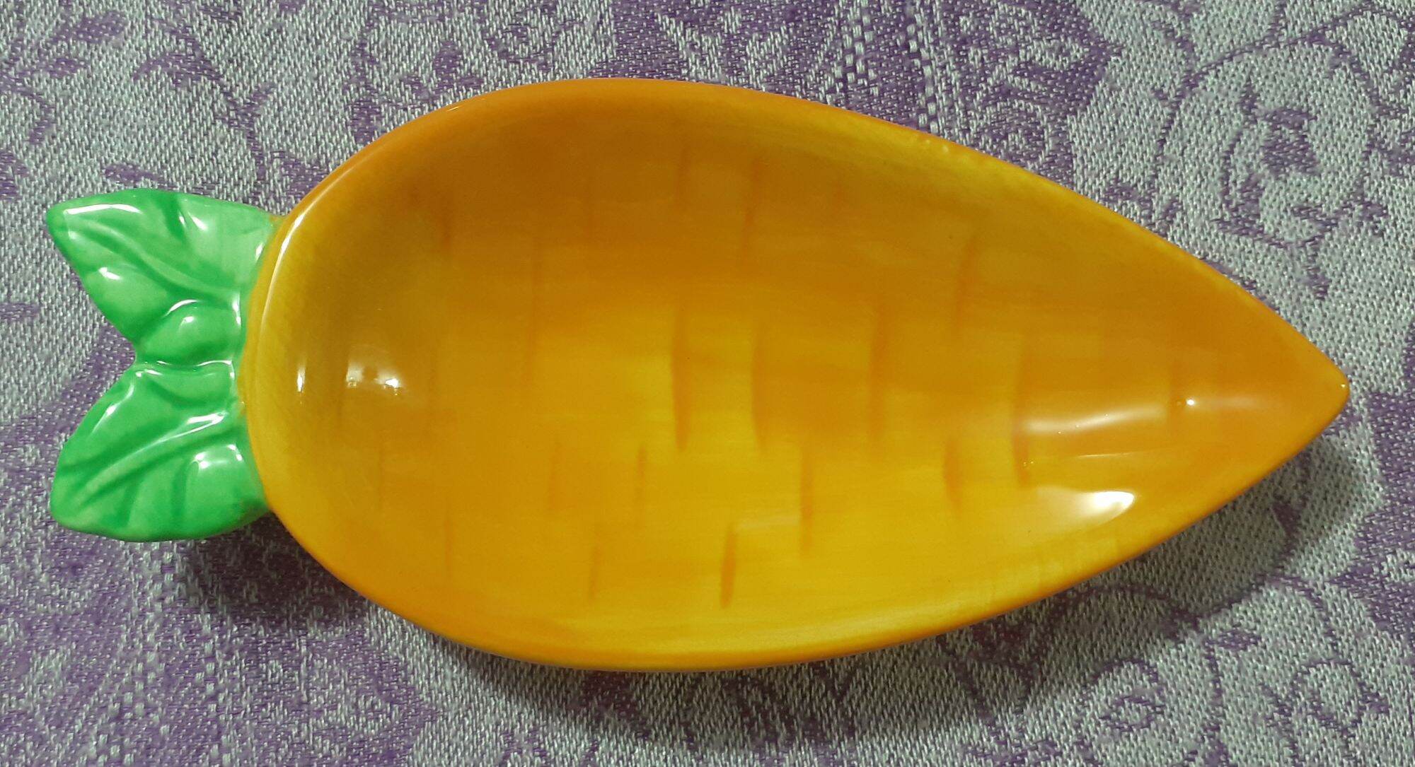 Dĩa gốm sứ hình cà rốt 15,5cm x 7cm
