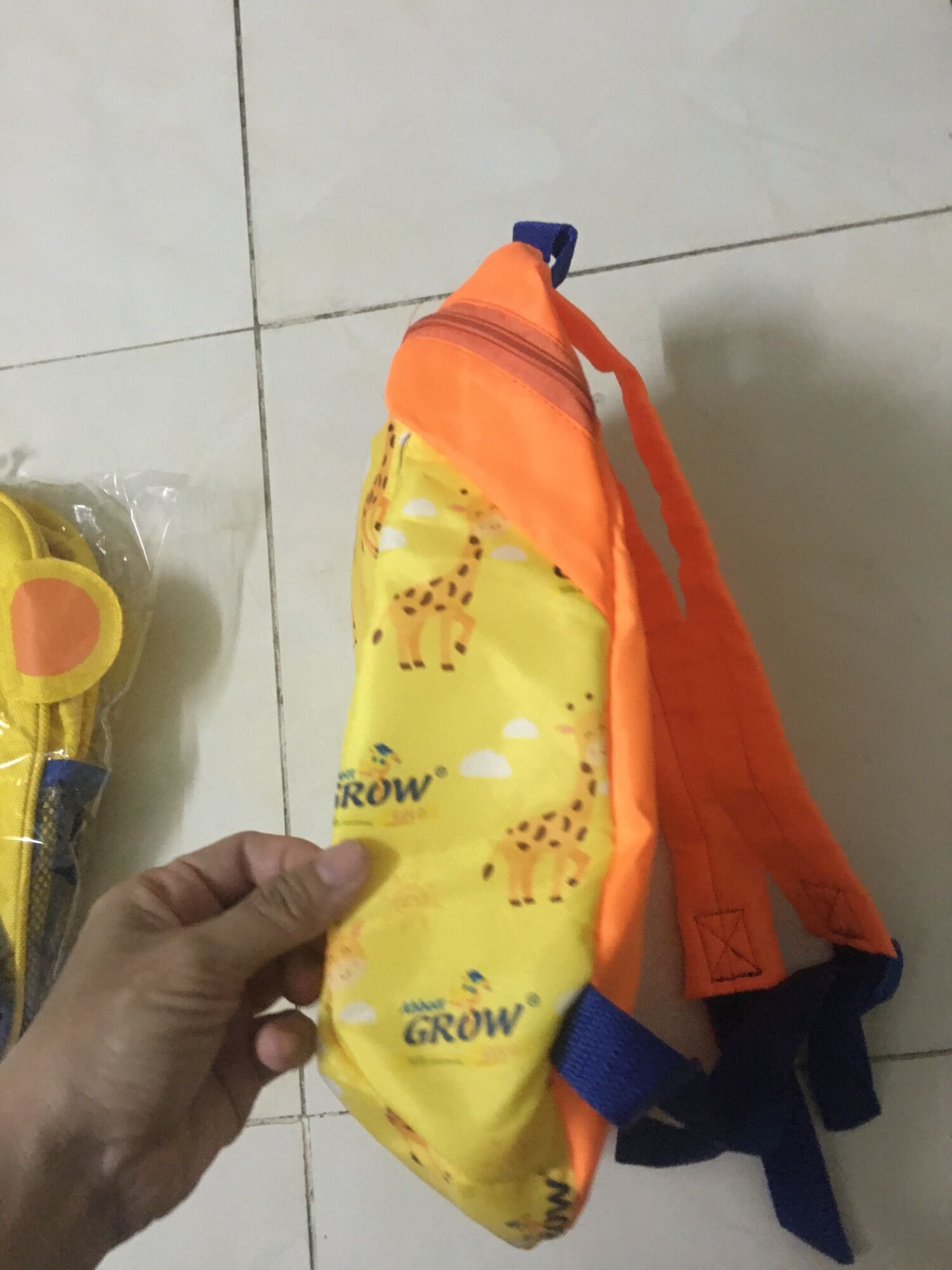 Balo nhỏ cho bé đi học ( quà tặng của Grow)