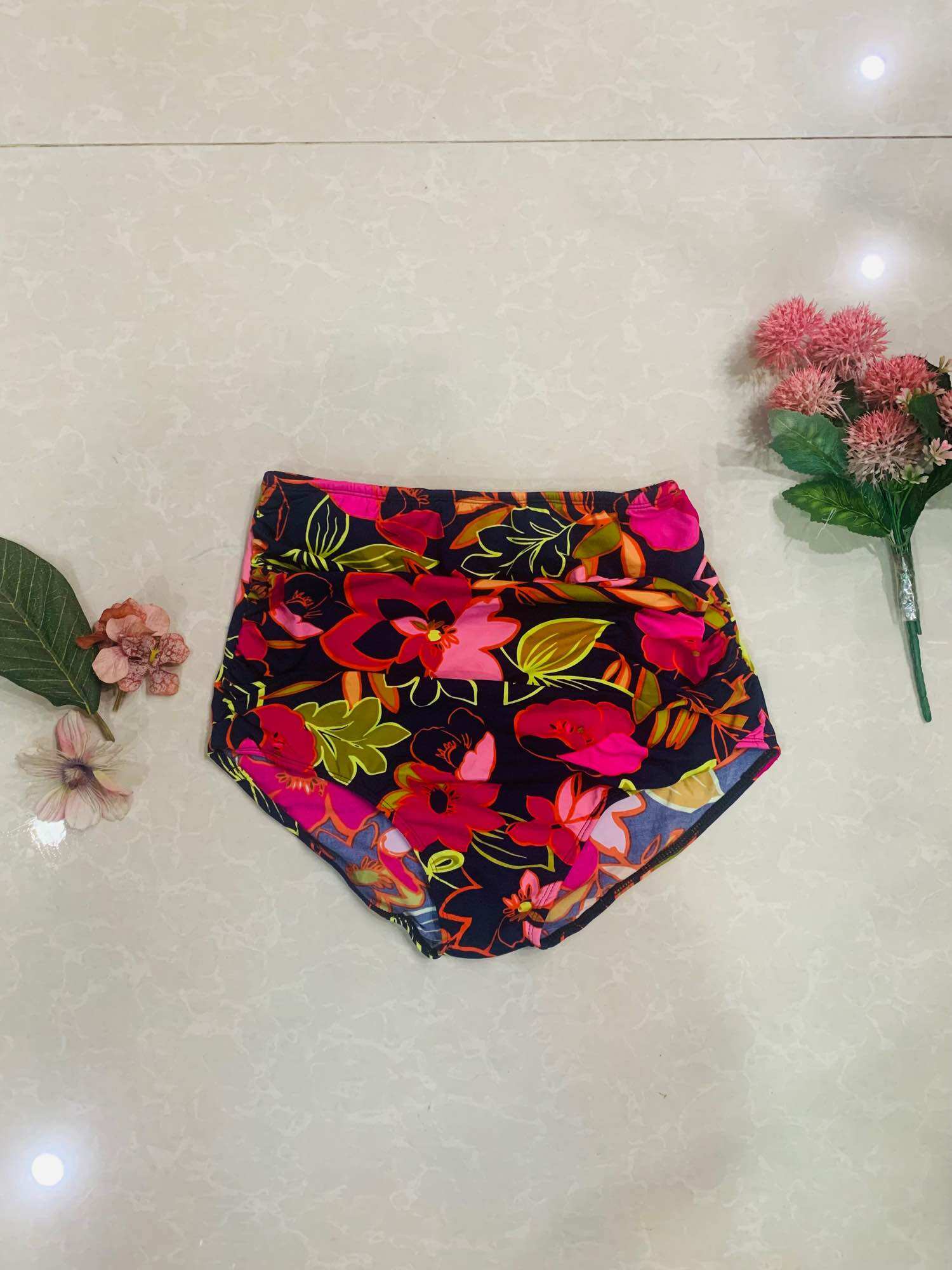 Quần bikini lưng cao cho nữ bán lẻ