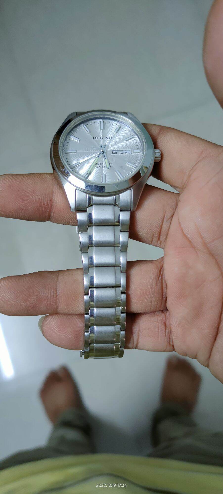 REGUNO Citizen PIN năng lượng Mặt Trời