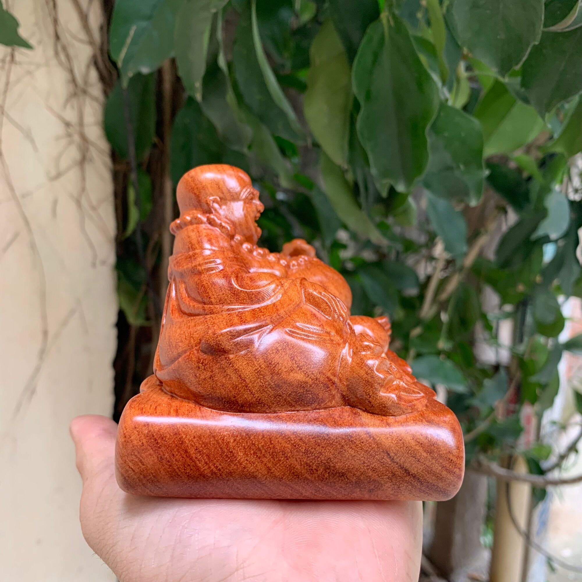 Tượng phật di lặc gỗ hương