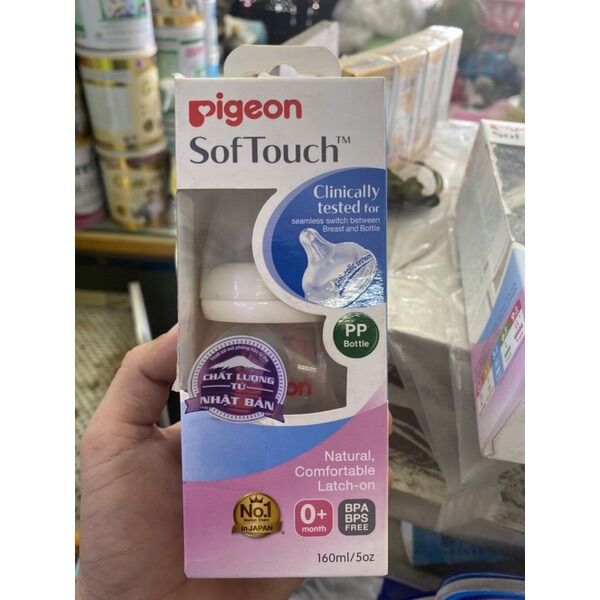 Bình sữa Pigeon SofTouch cho bé