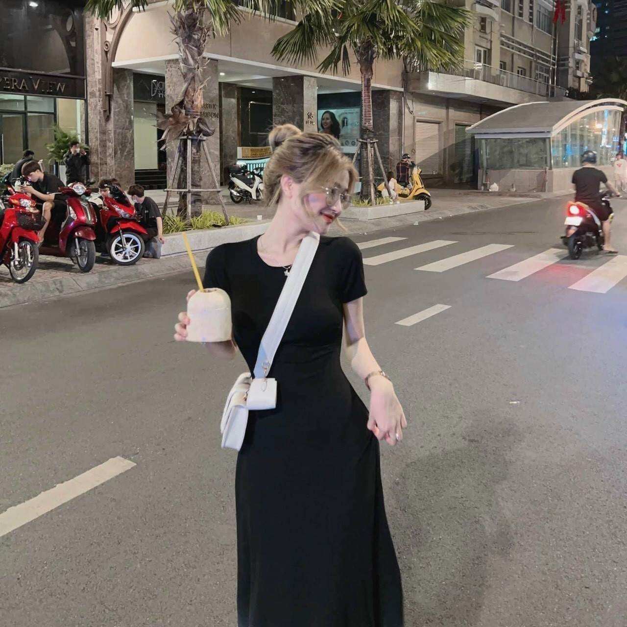 Váy xẻ ôm body cực xinh