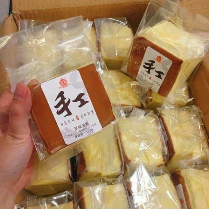 [HCM]Combol 2 cái bánh bông lan mong to