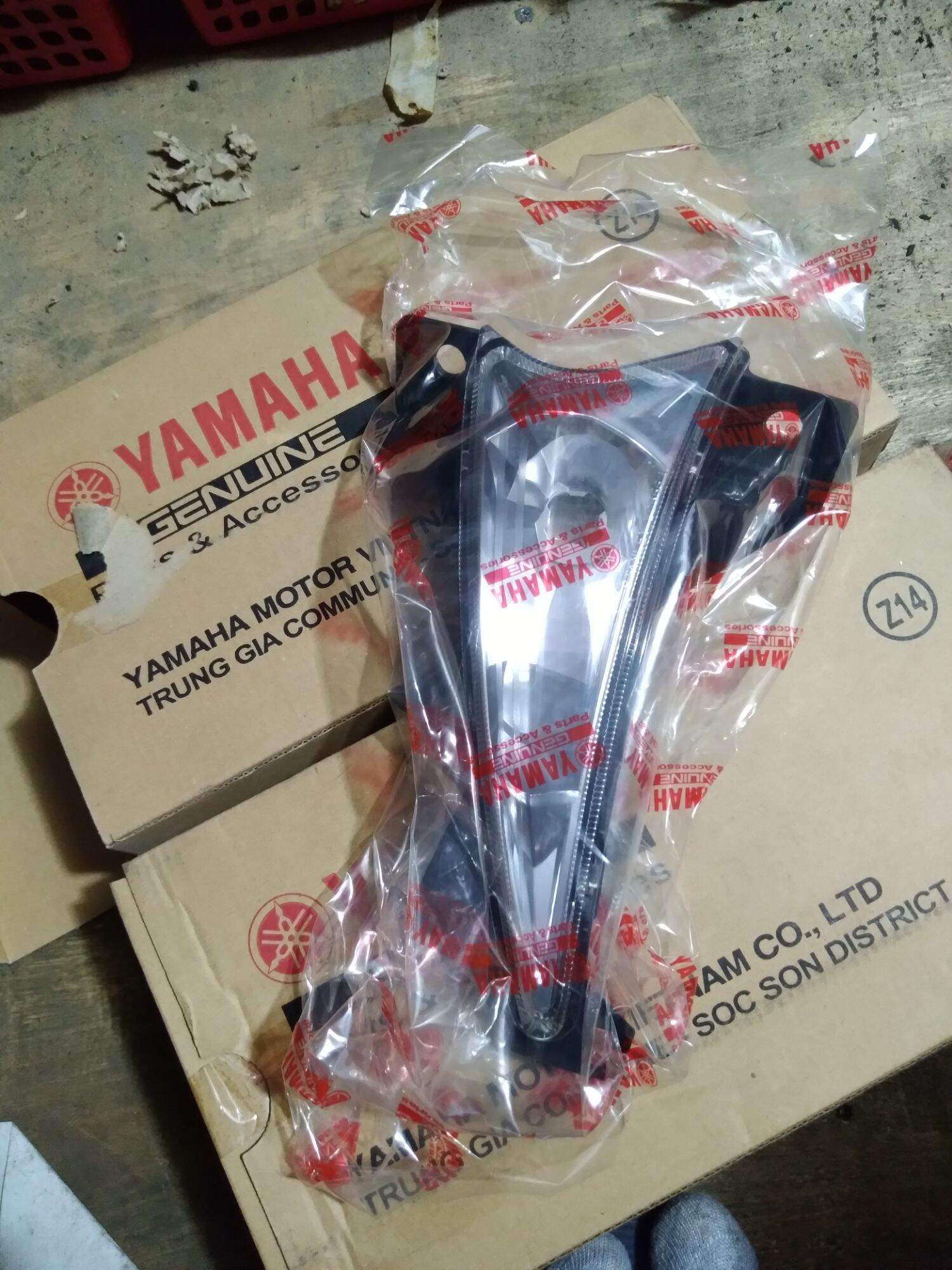 Cụm đèn xi nhan trước trái Sirius fi