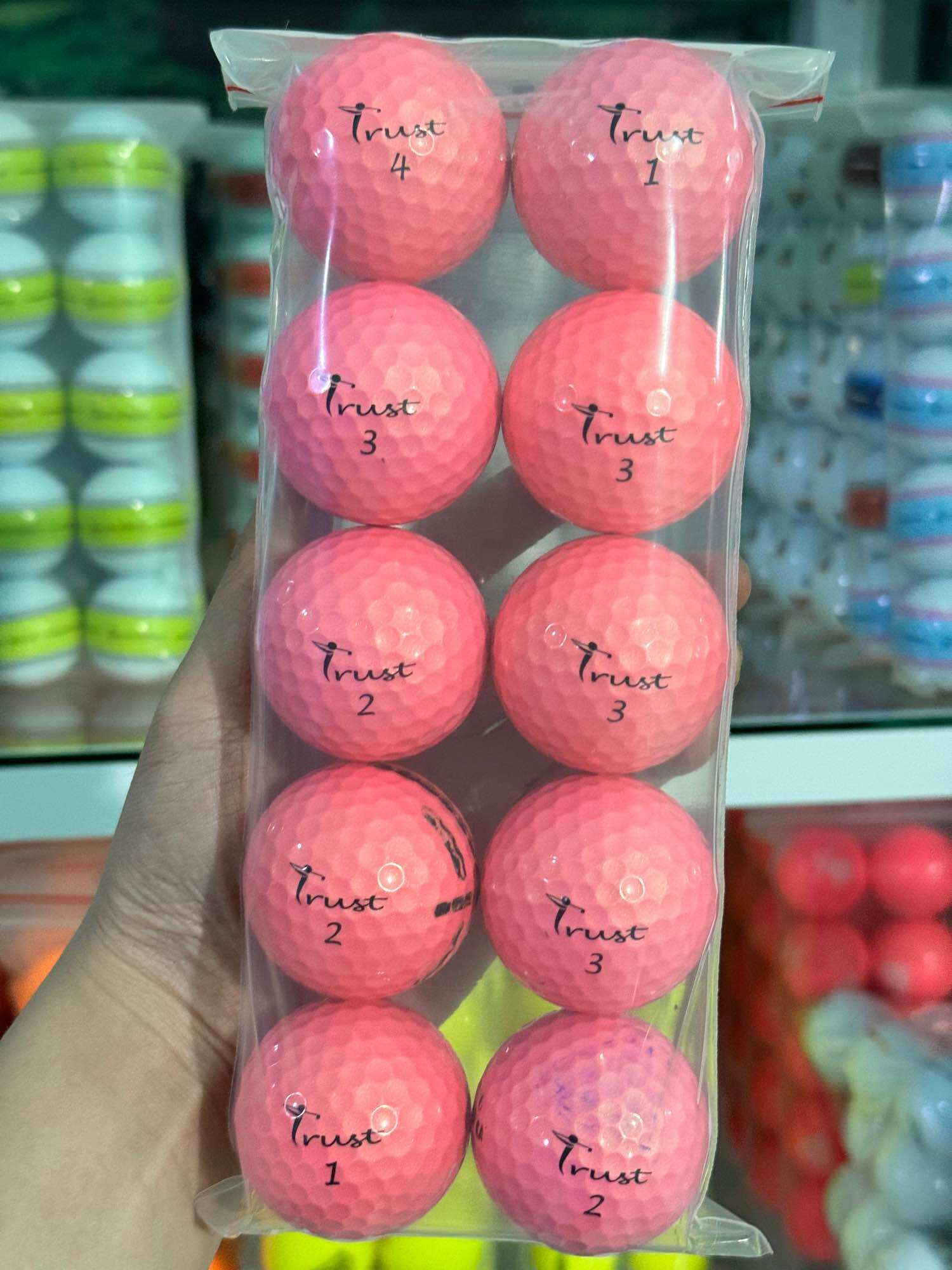 Bóng Golf Trust màu độ mới 98% (túi 10 quả)
