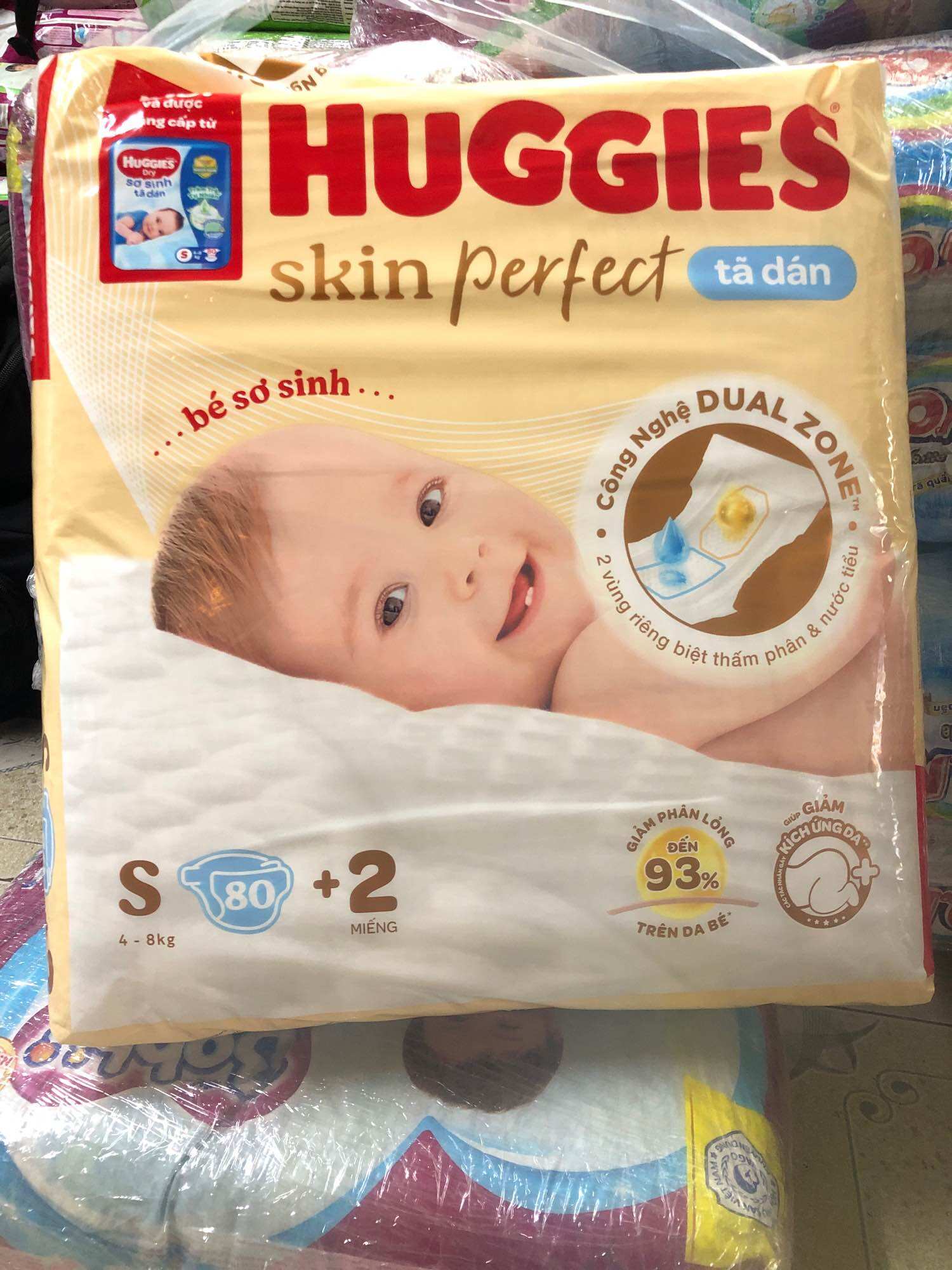 Tã dán huggies skin perfect size s80+2 miếng thoải mái dễ chịu, ngăn ngừa hăm tã