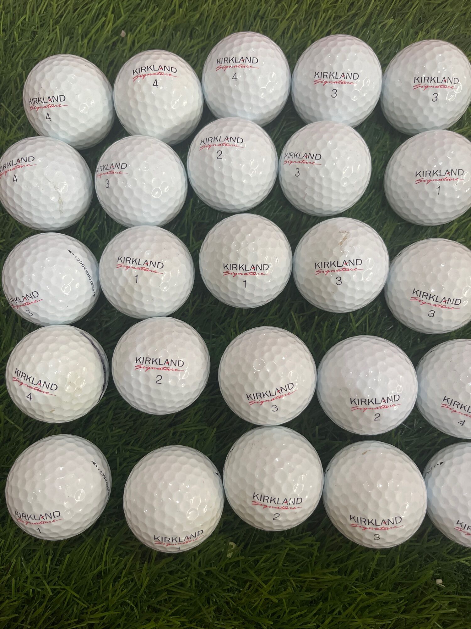 Bóng golf Kirkland độ mới lên đến 90%