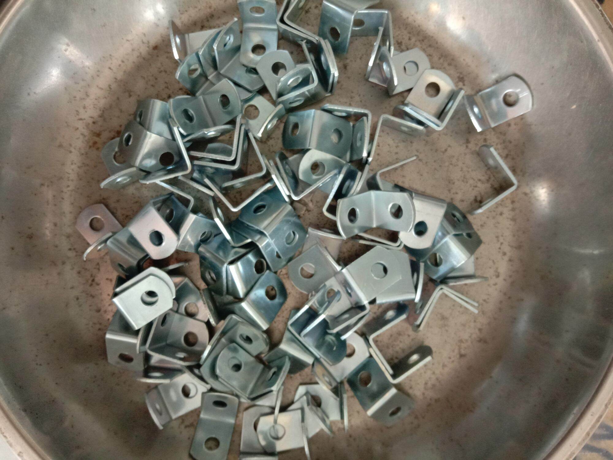 1bịch ke sắt góc vuông 1f5